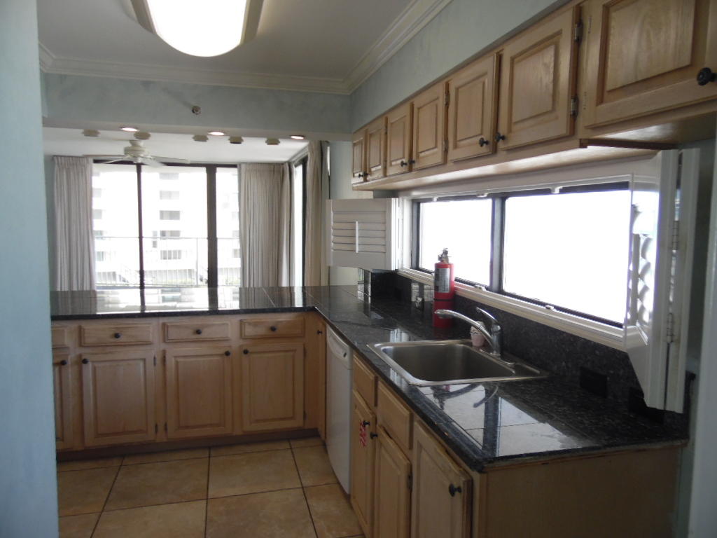 MAINSAIL CONDO PH 5 - Residential