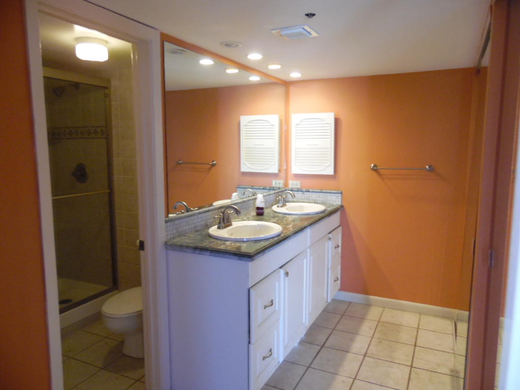 MAINSAIL CONDO PH 5 - Residential