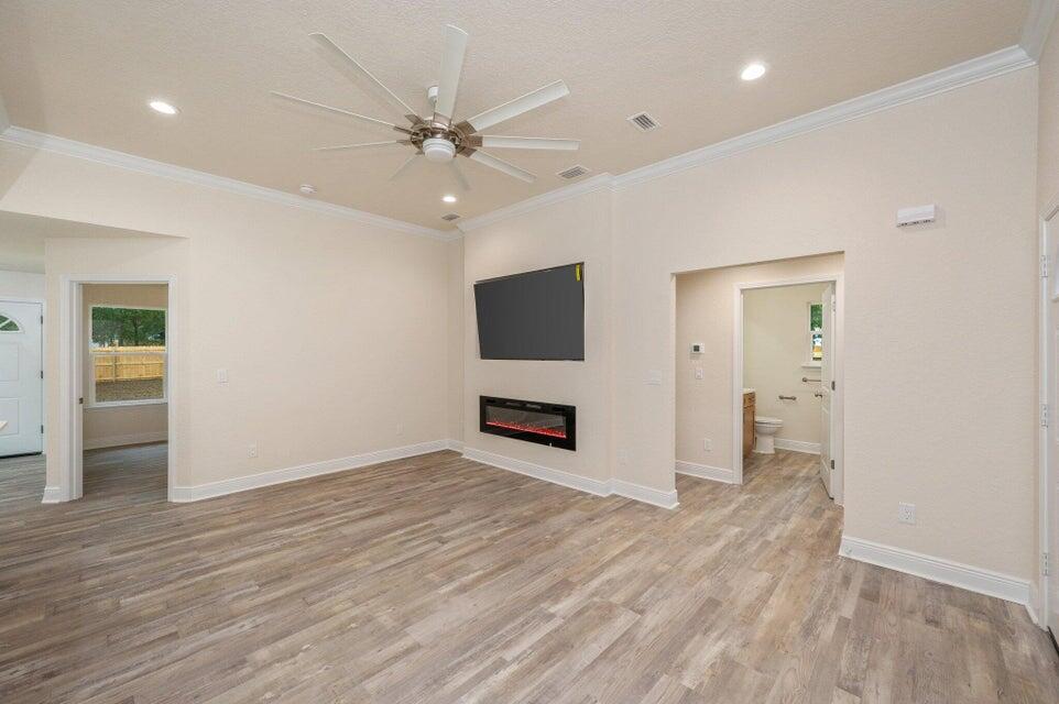 CRESTVIEW LOT 2 BLK 109 AND N 1/2 - Residential