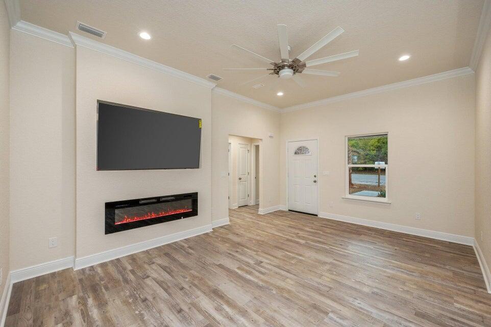 CRESTVIEW LOT 2 BLK 109 AND N 1/2 - Residential