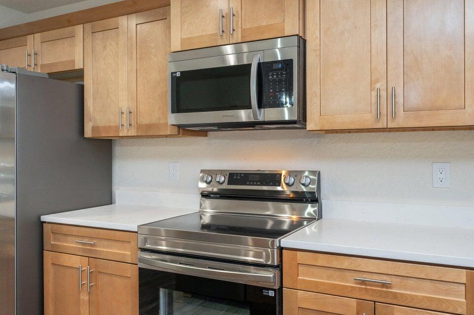 CRESTVIEW LOT 2 BLK 109 AND N 1/2 - Residential