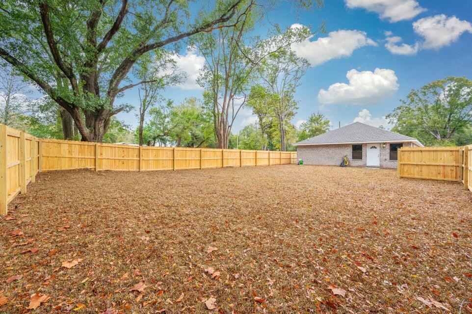 CRESTVIEW LOT 2 BLK 109 AND N 1/2 - Residential