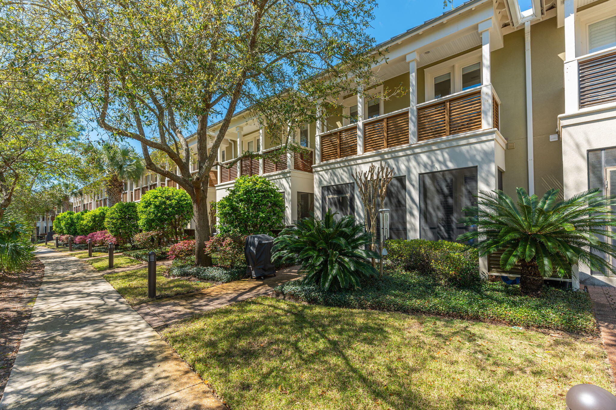 GULF PLACE - Residential