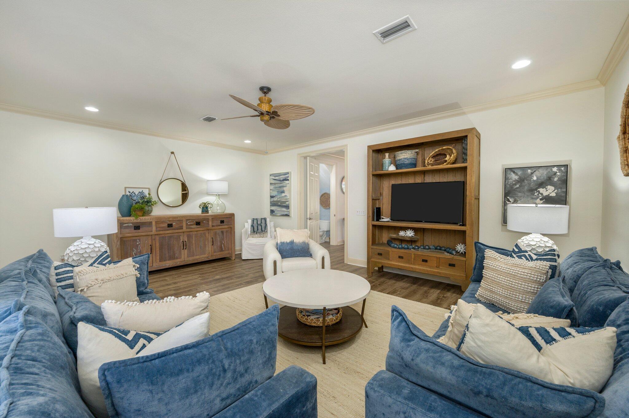 GULF PLACE - Residential