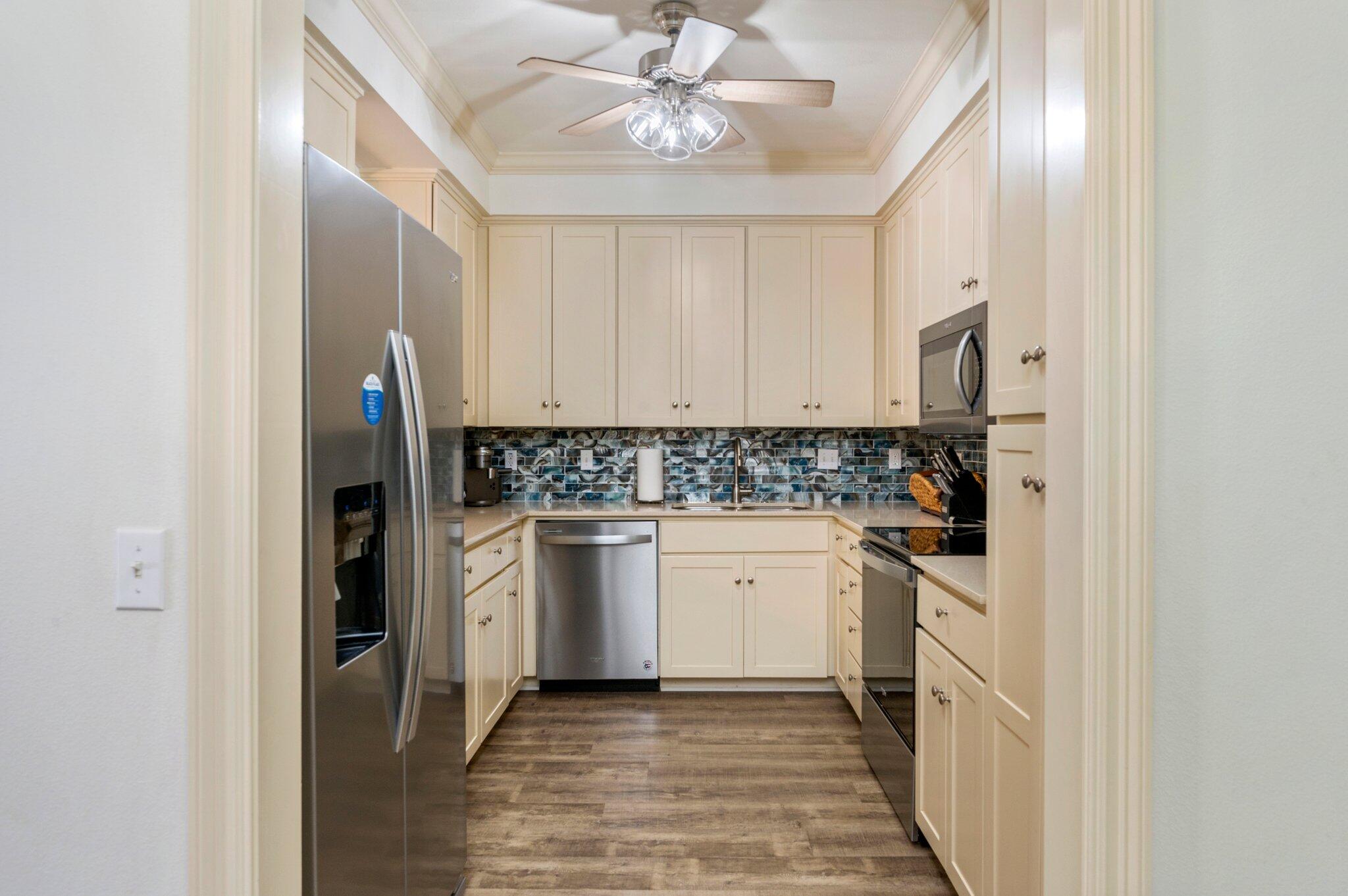 GULF PLACE - Residential