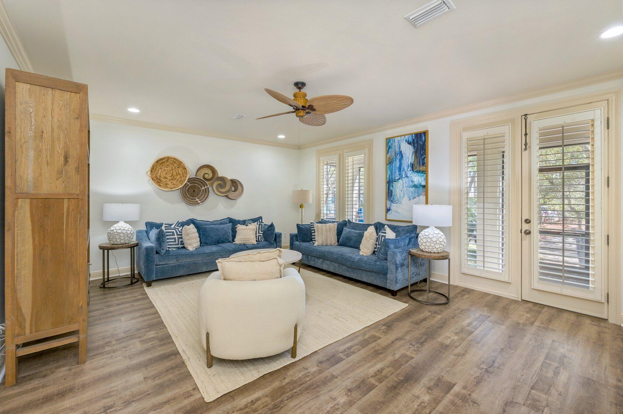 GULF PLACE - Residential