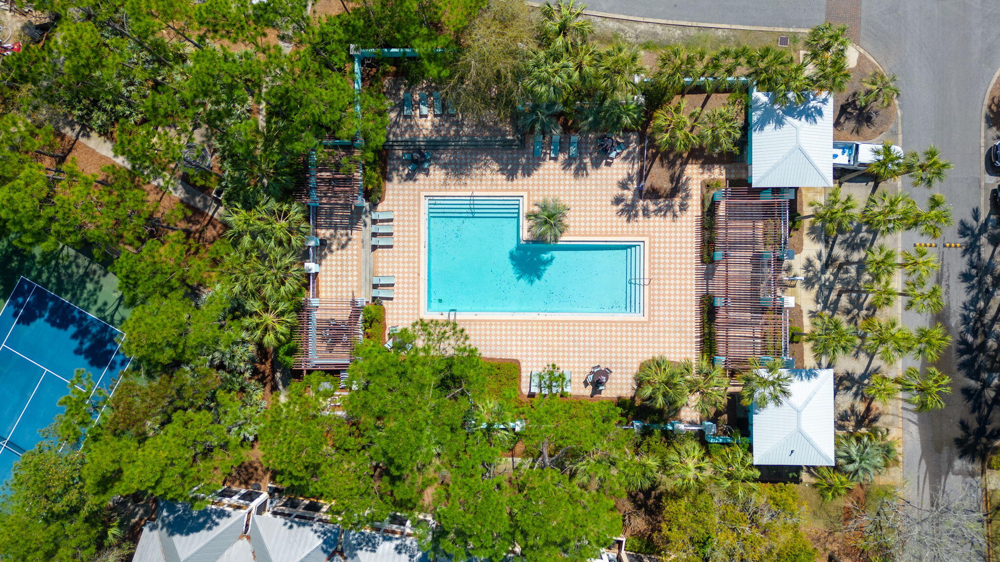 GULF PLACE - Residential