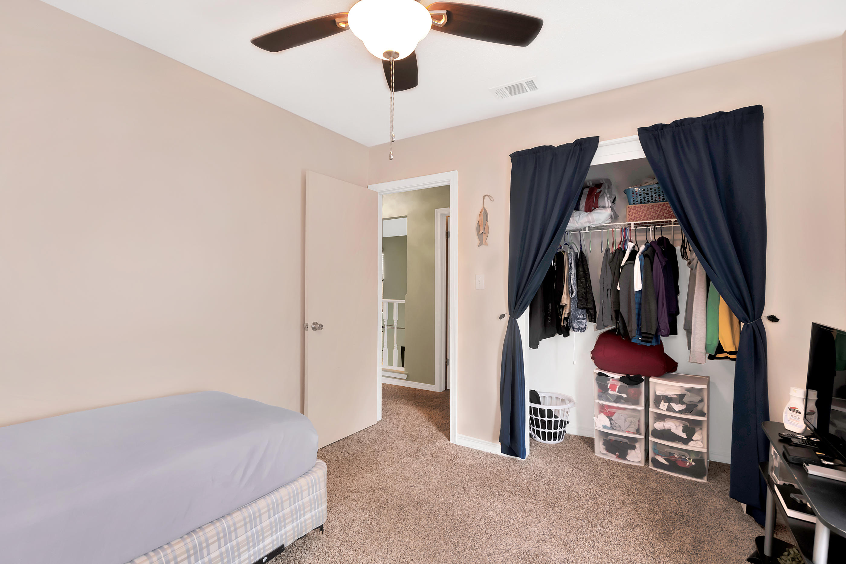 VILLAGE WEST - Residential