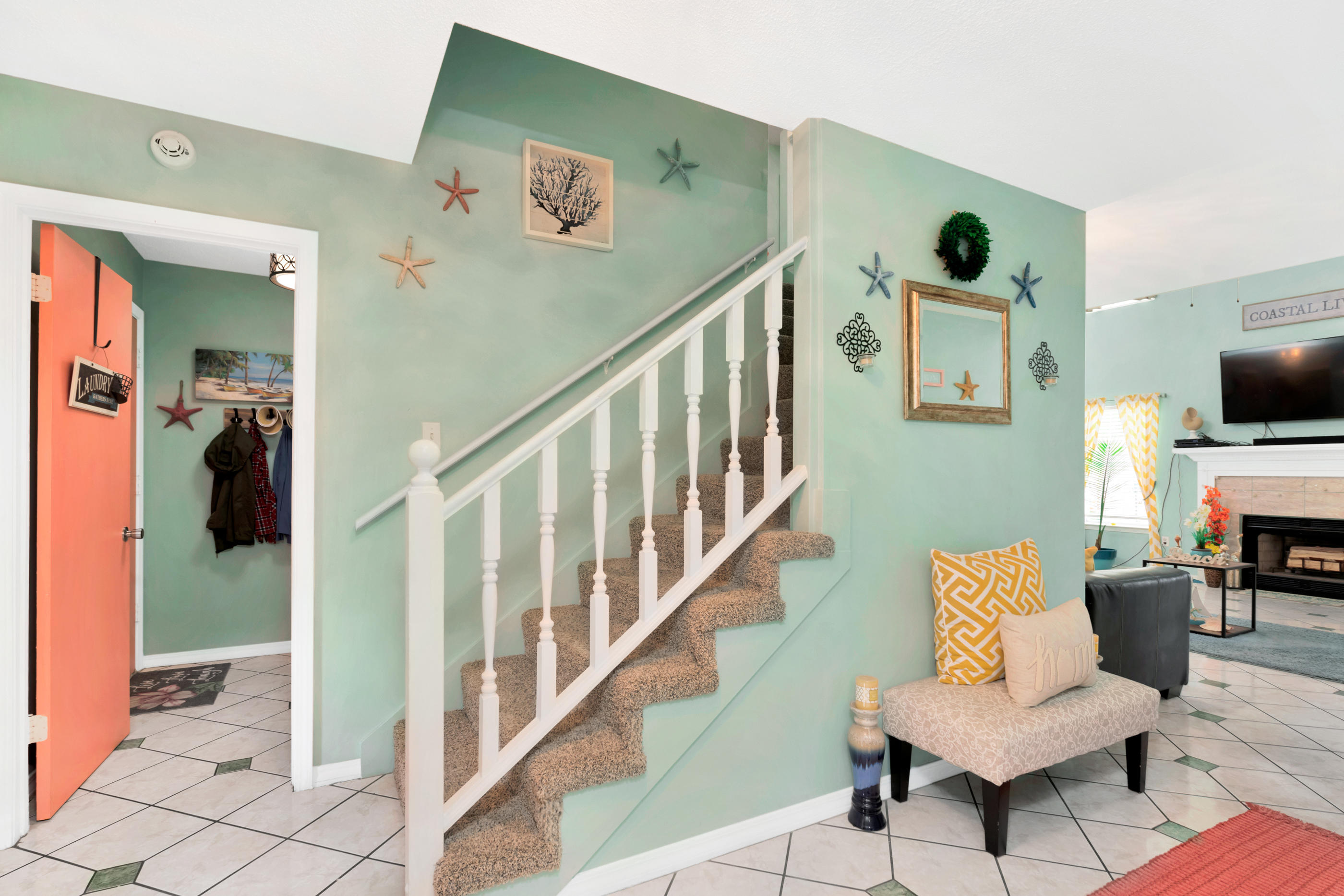 VILLAGE WEST - Residential