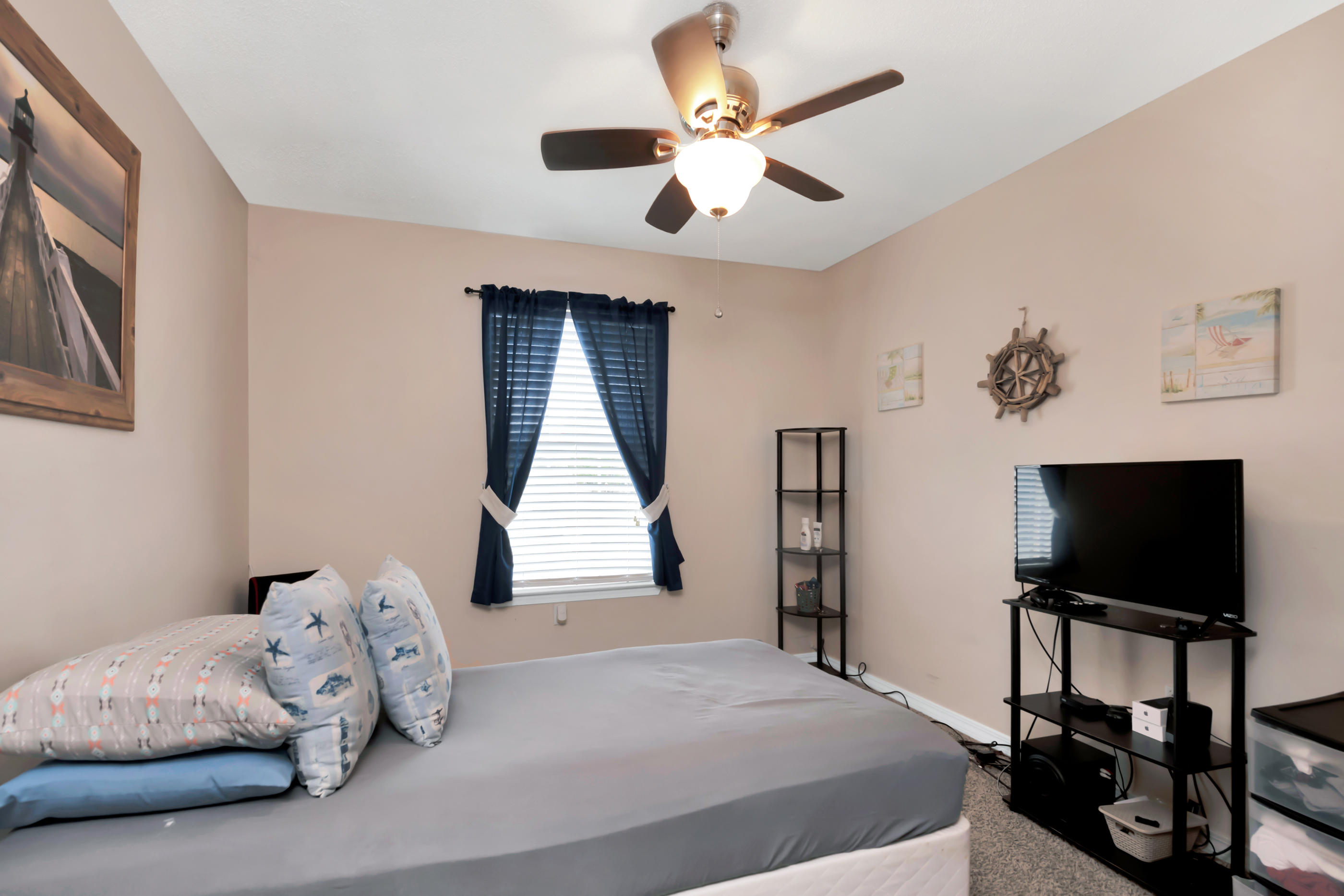 VILLAGE WEST - Residential