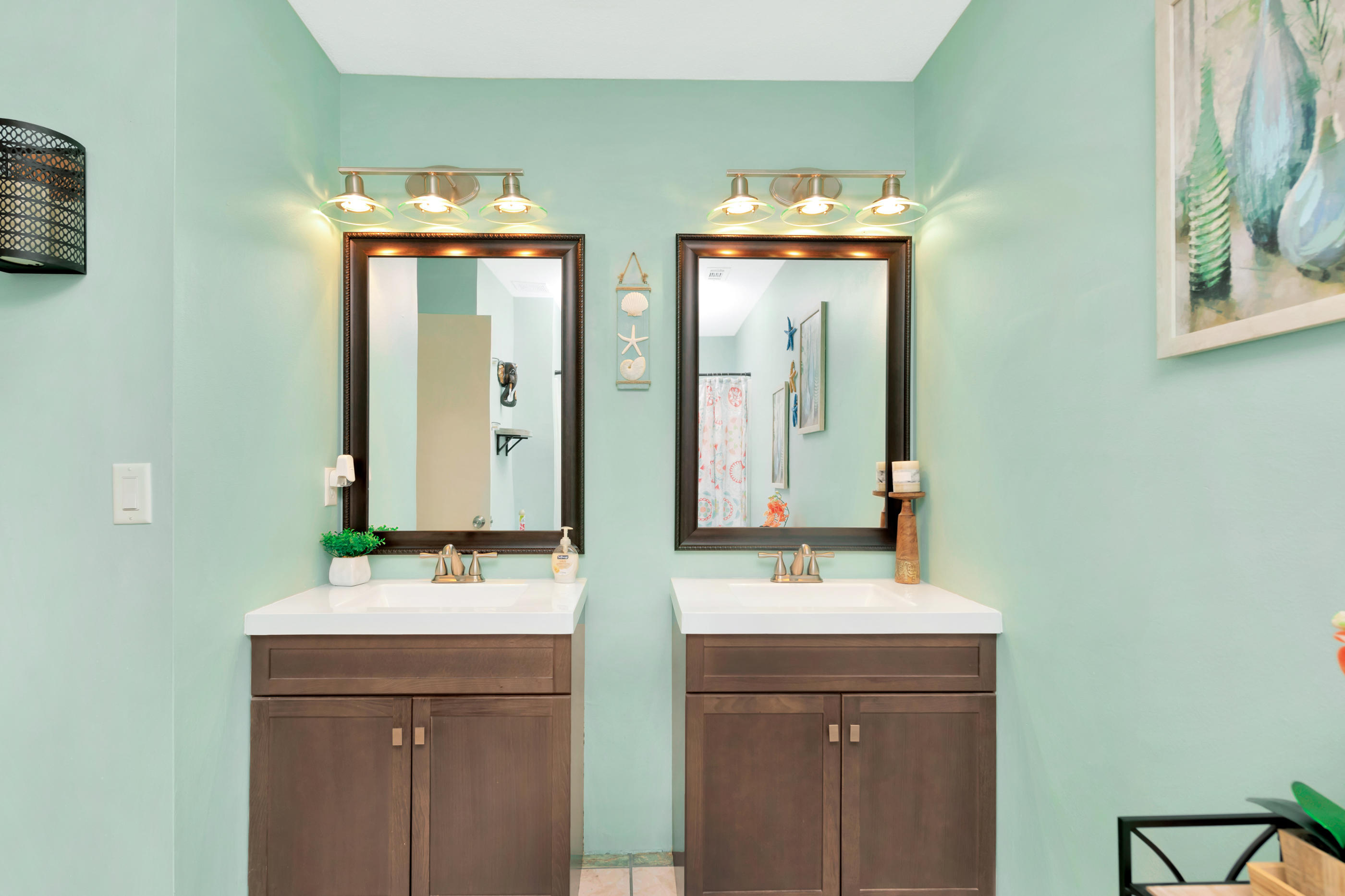 VILLAGE WEST - Residential