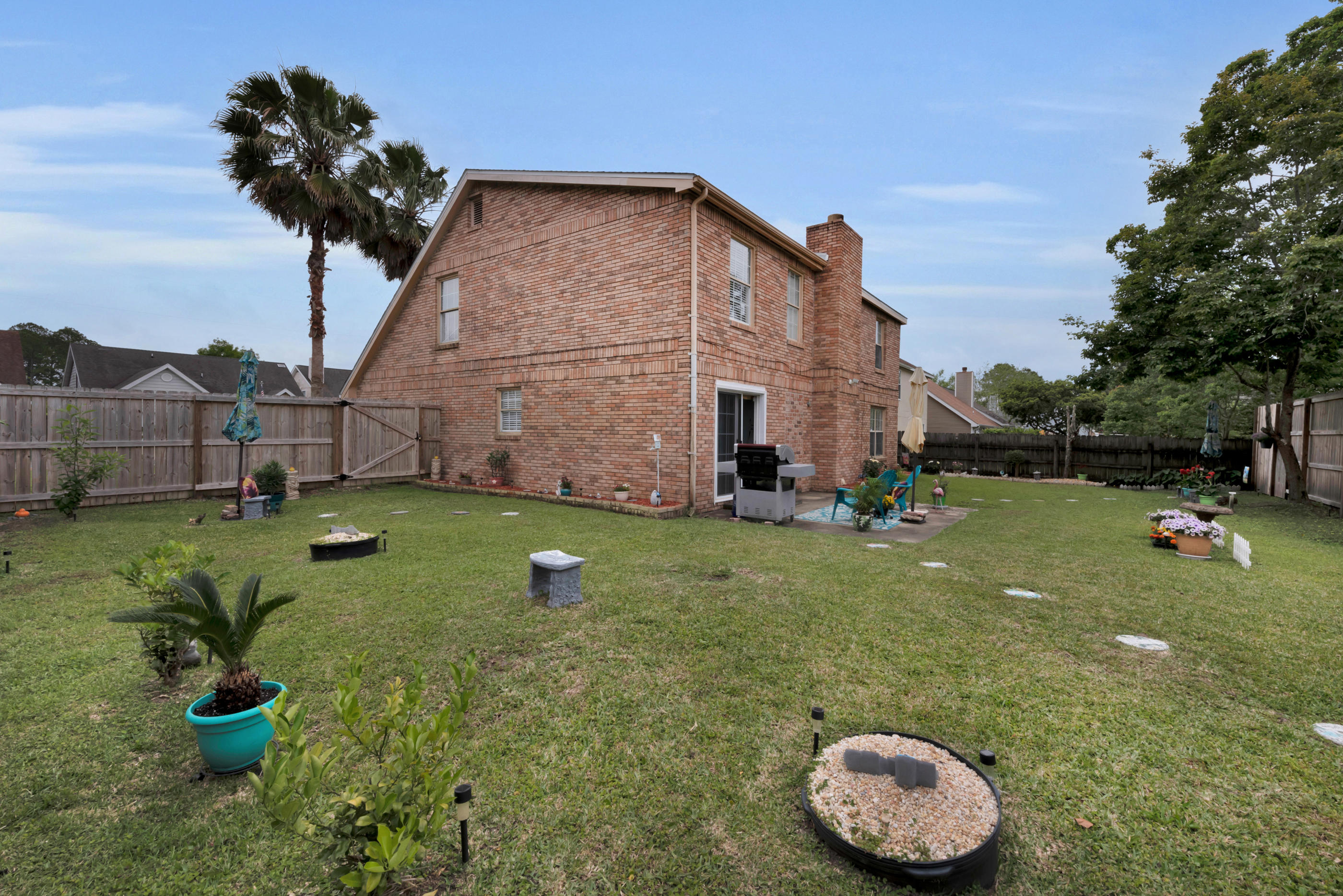 VILLAGE WEST - Residential