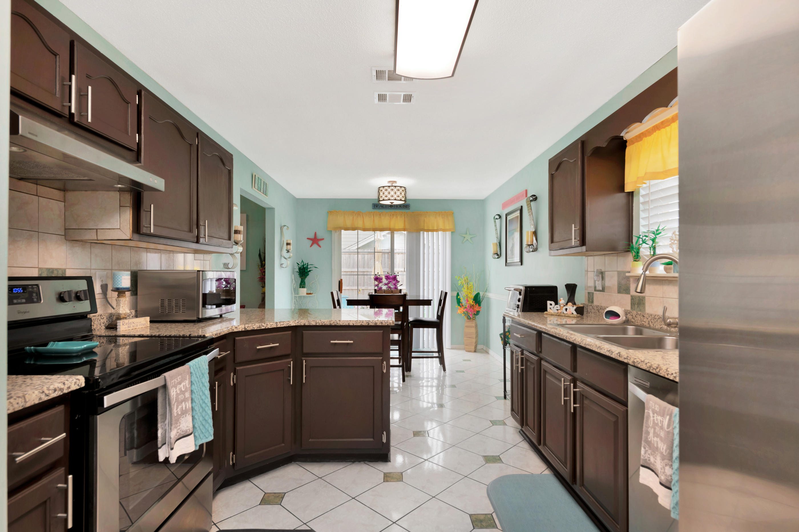 VILLAGE WEST - Residential