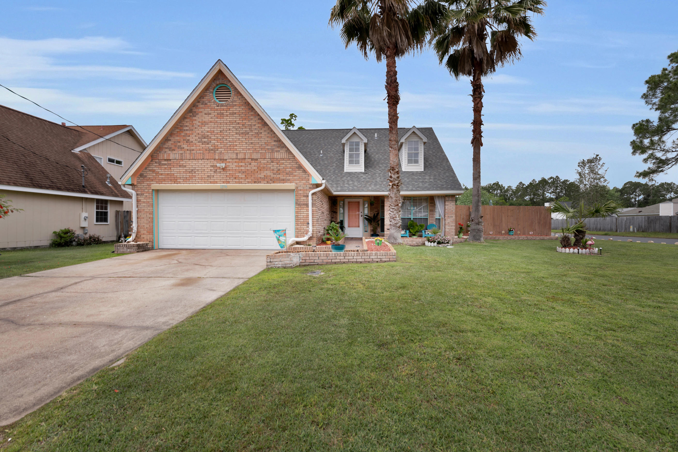 VILLAGE WEST - Residential