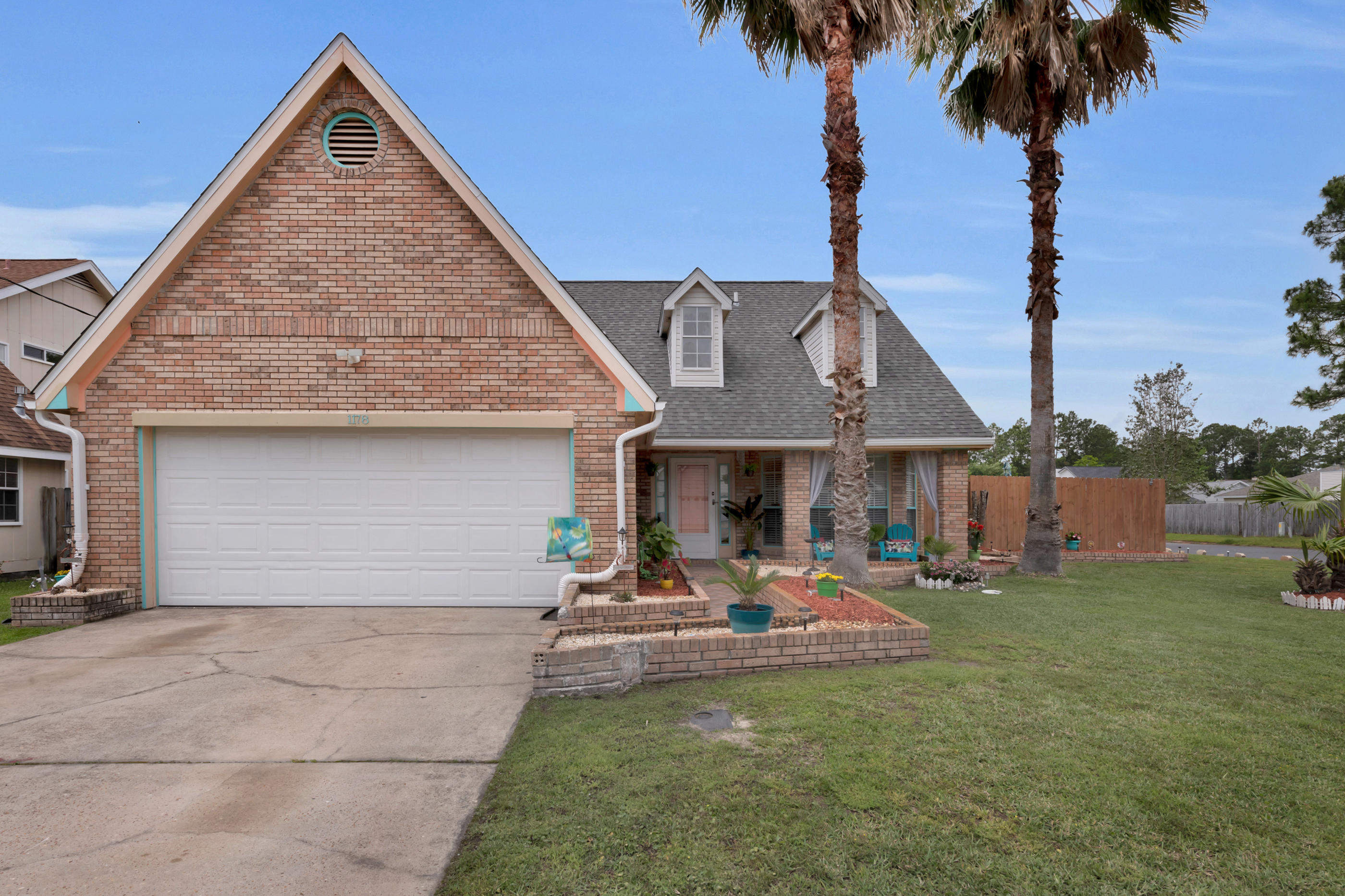 VILLAGE WEST - Residential