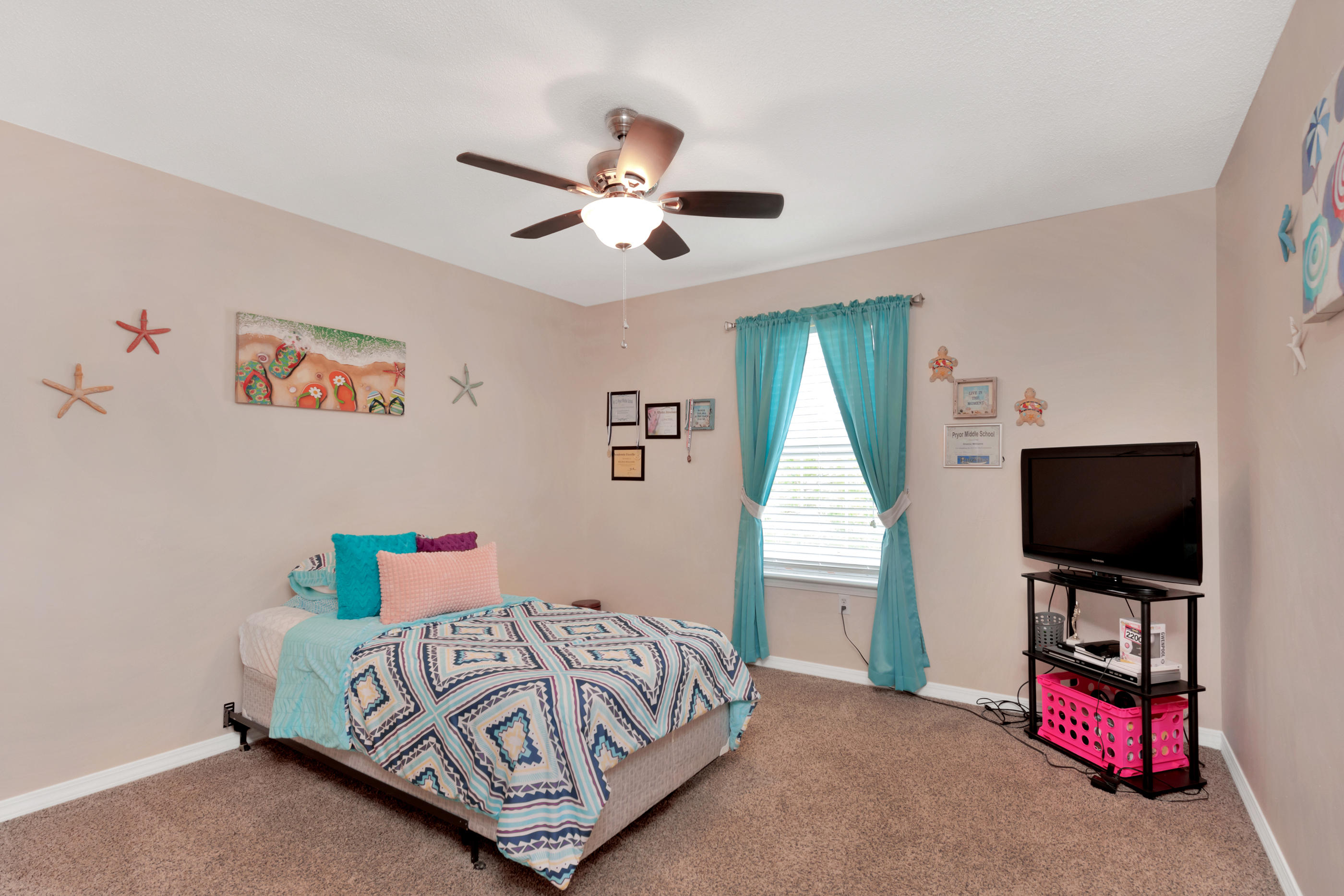 VILLAGE WEST - Residential