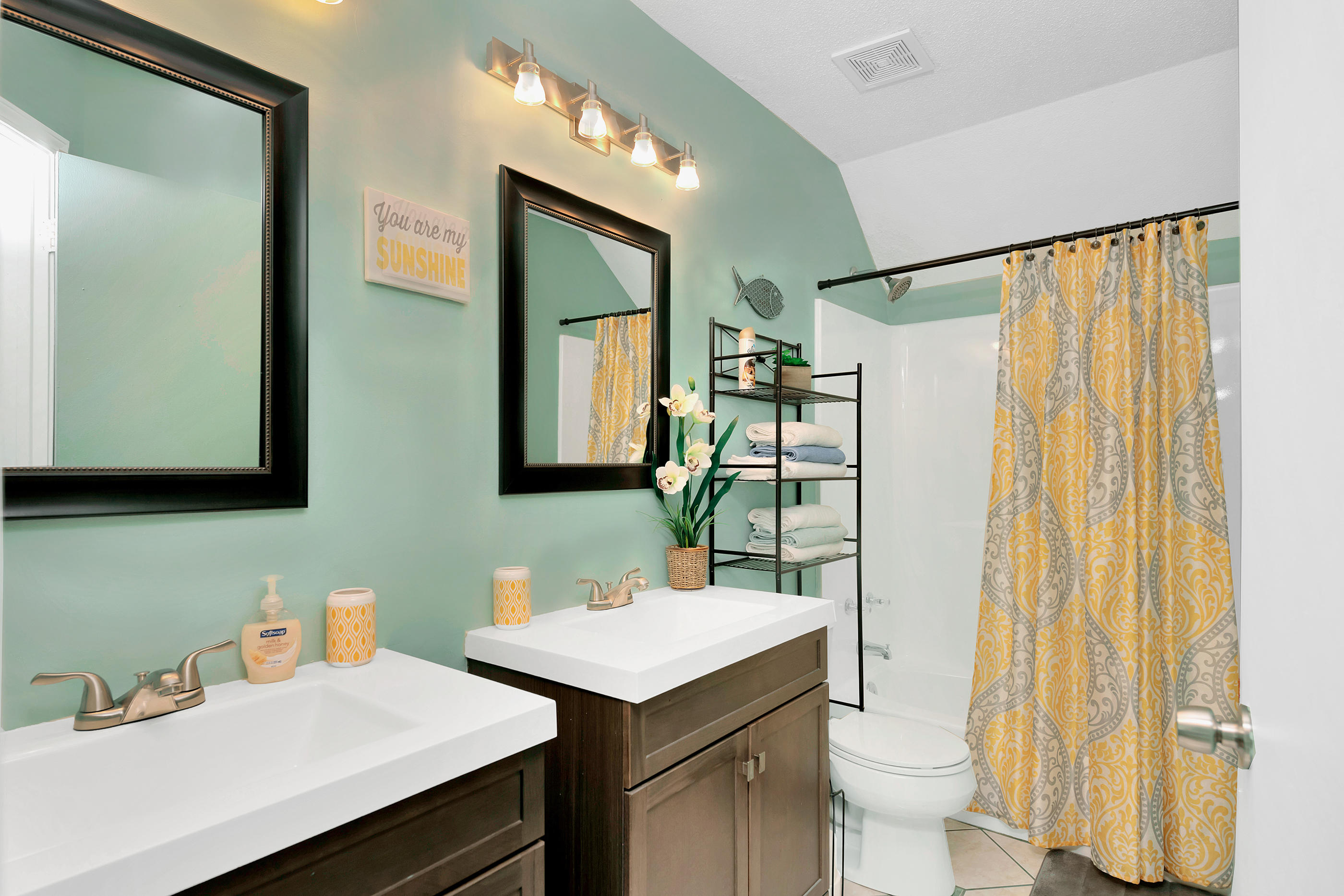 VILLAGE WEST - Residential