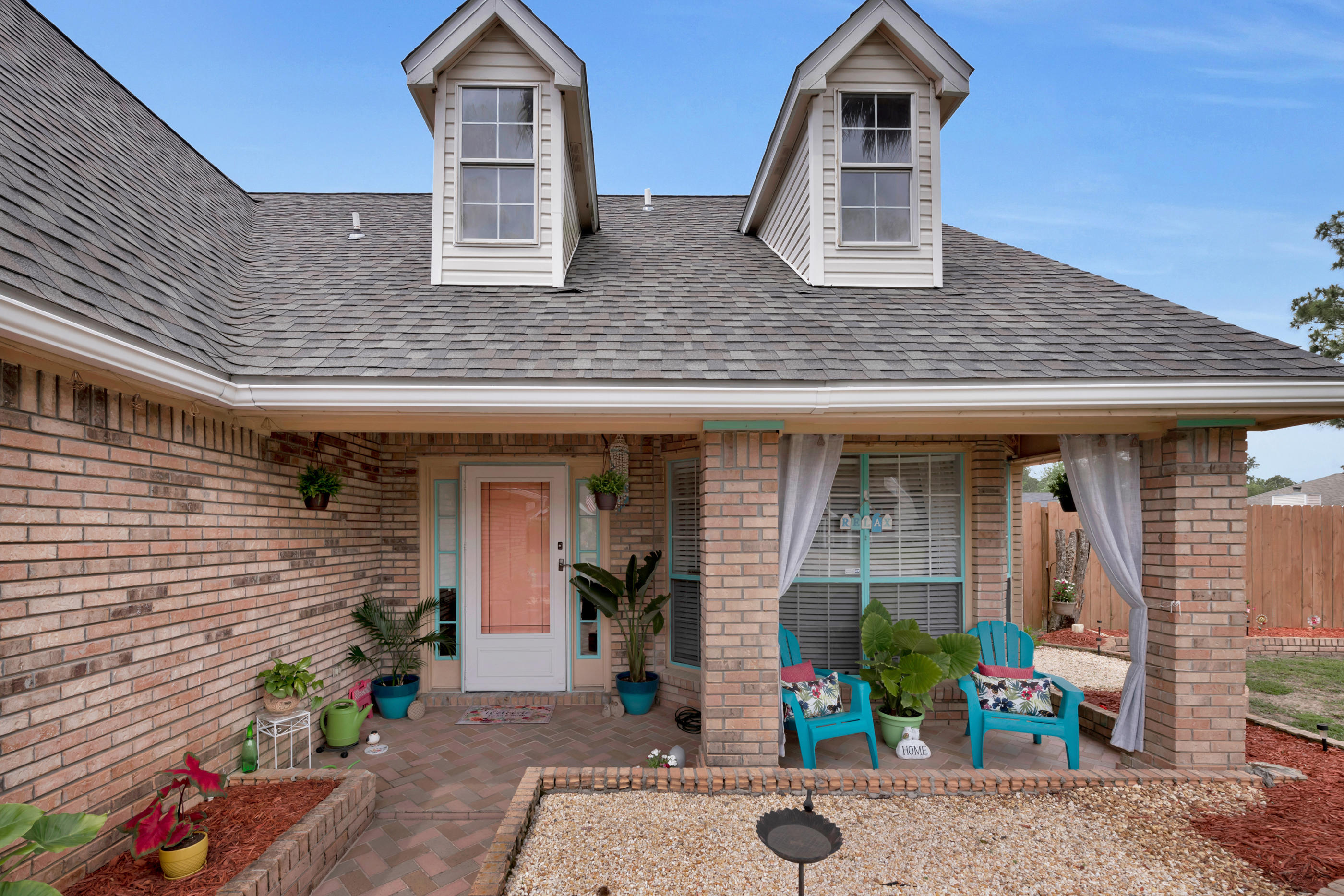 VILLAGE WEST - Residential