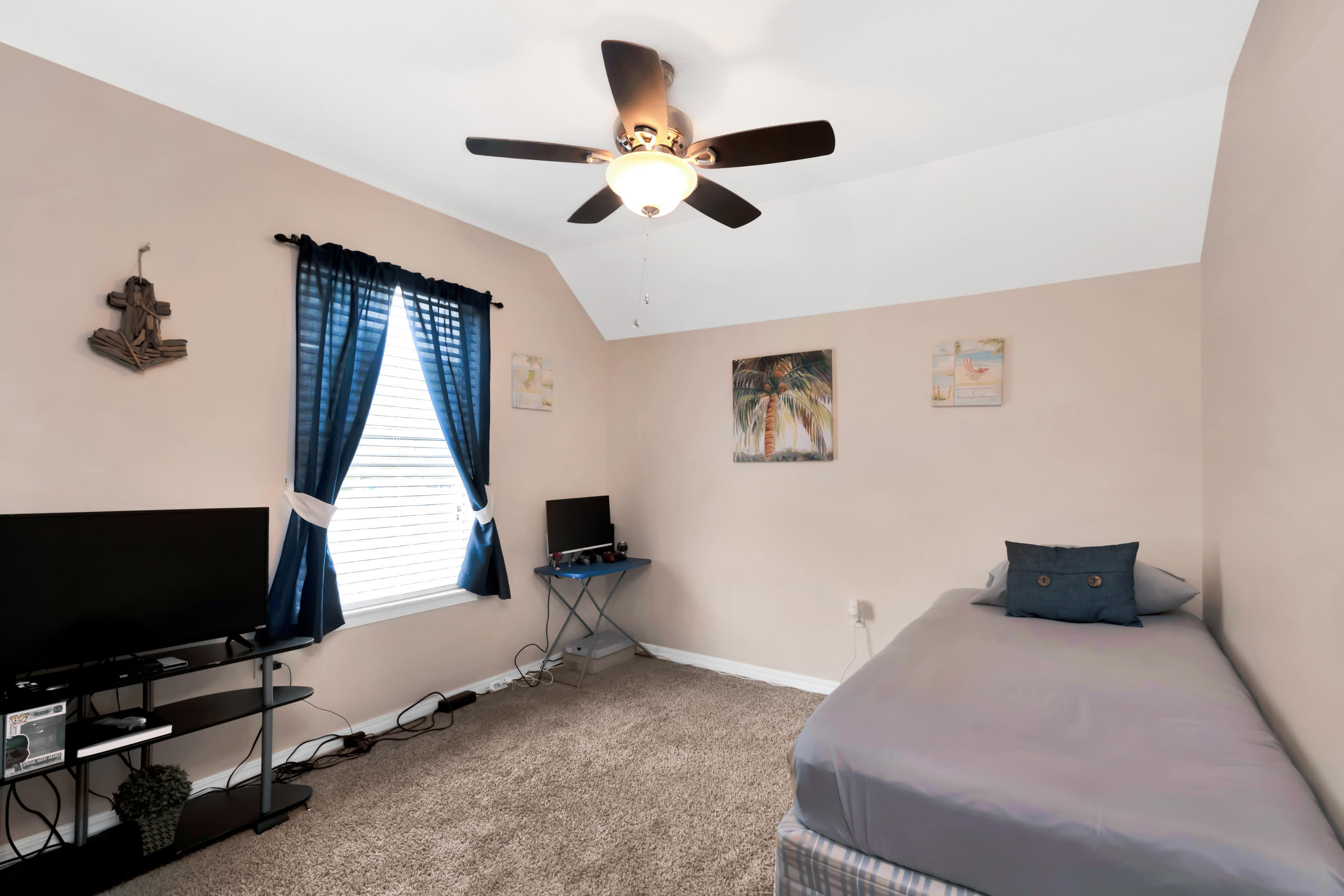 VILLAGE WEST - Residential