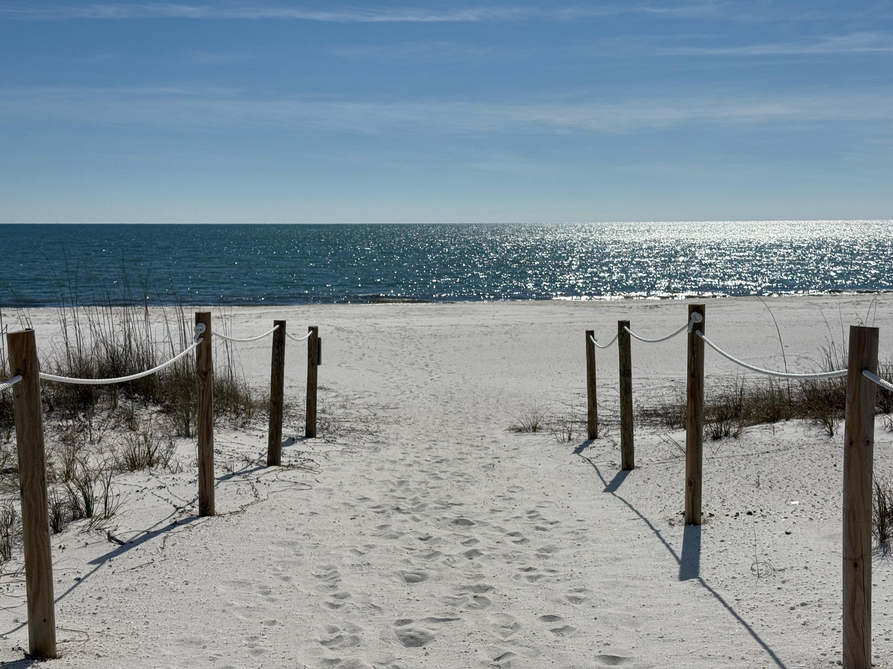 NO RECORDED SUBDIVISION - Land