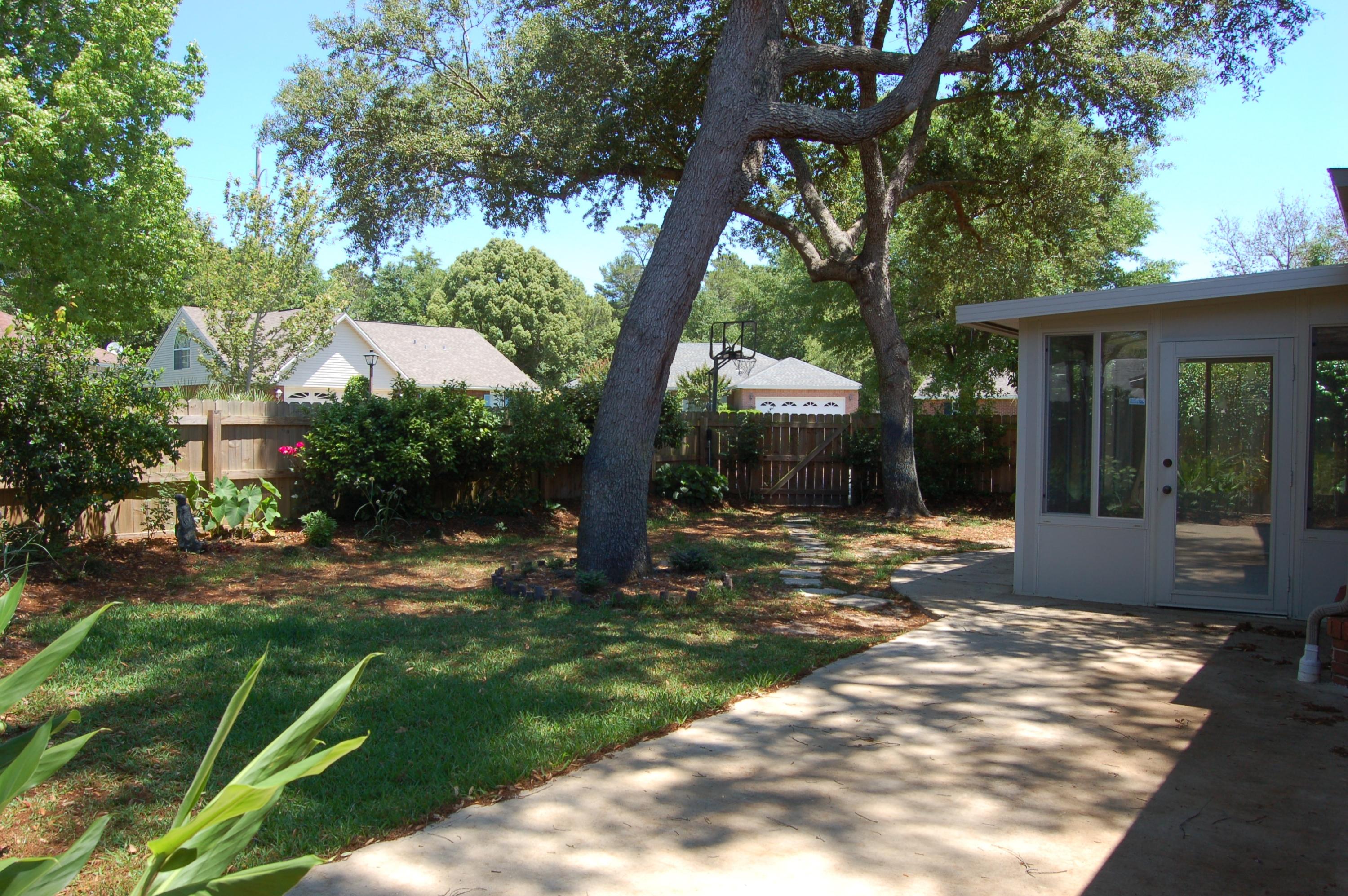 PARKWOOD COURT AT BLUEWATER BAY - Residential