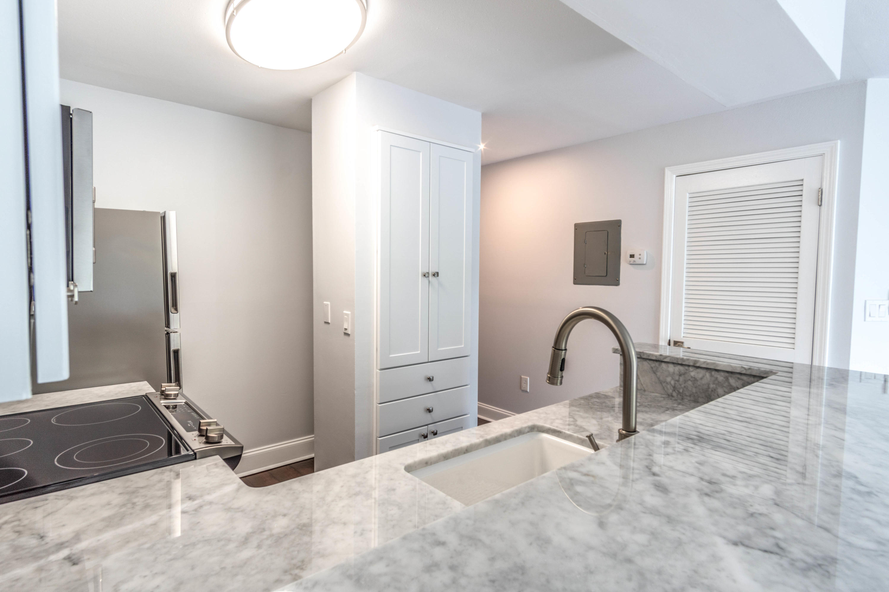 LAKESIDE CONDO AT BLUEWATER BAY - Residential