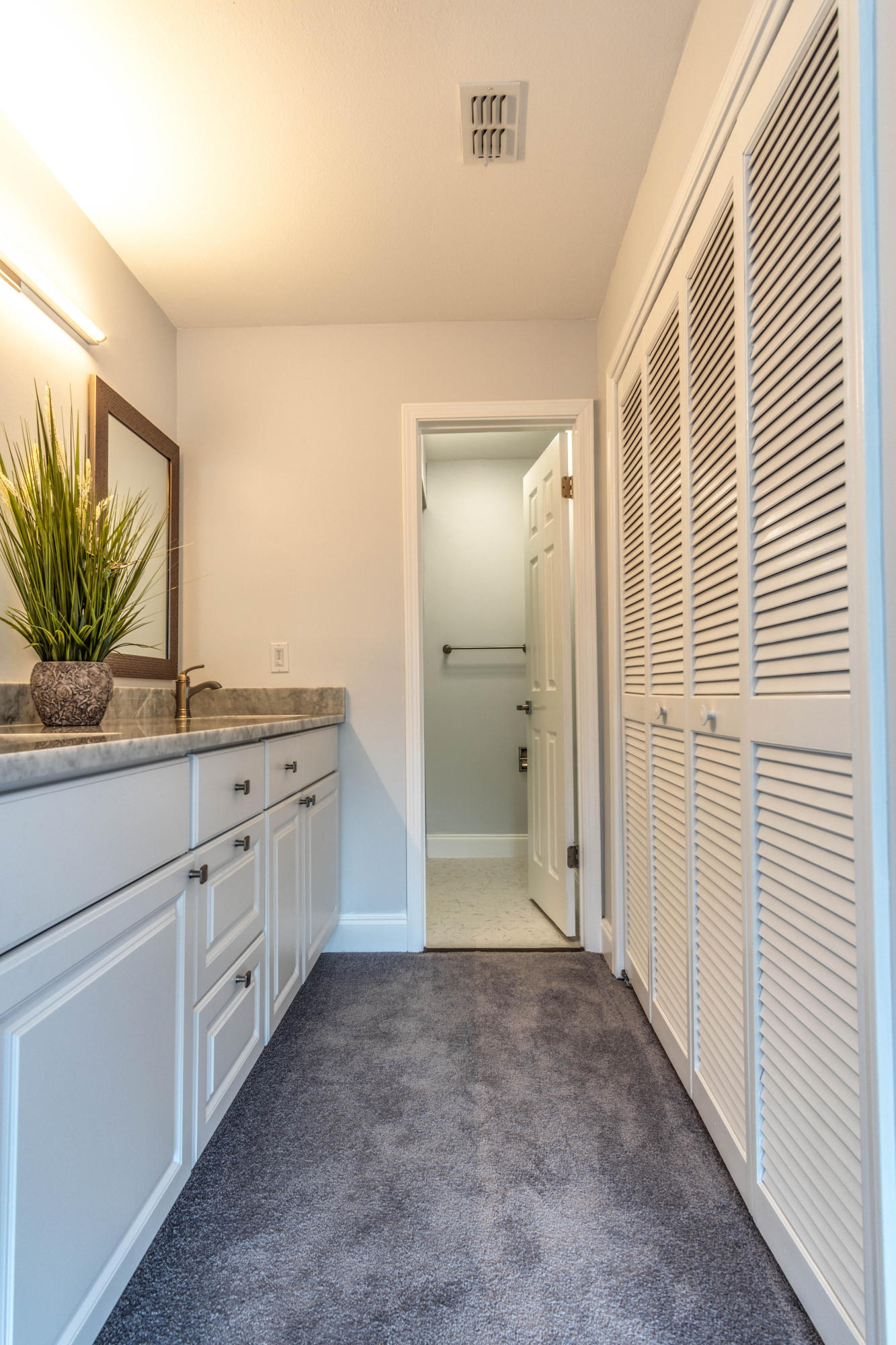 LAKESIDE CONDO AT BLUEWATER BAY - Residential