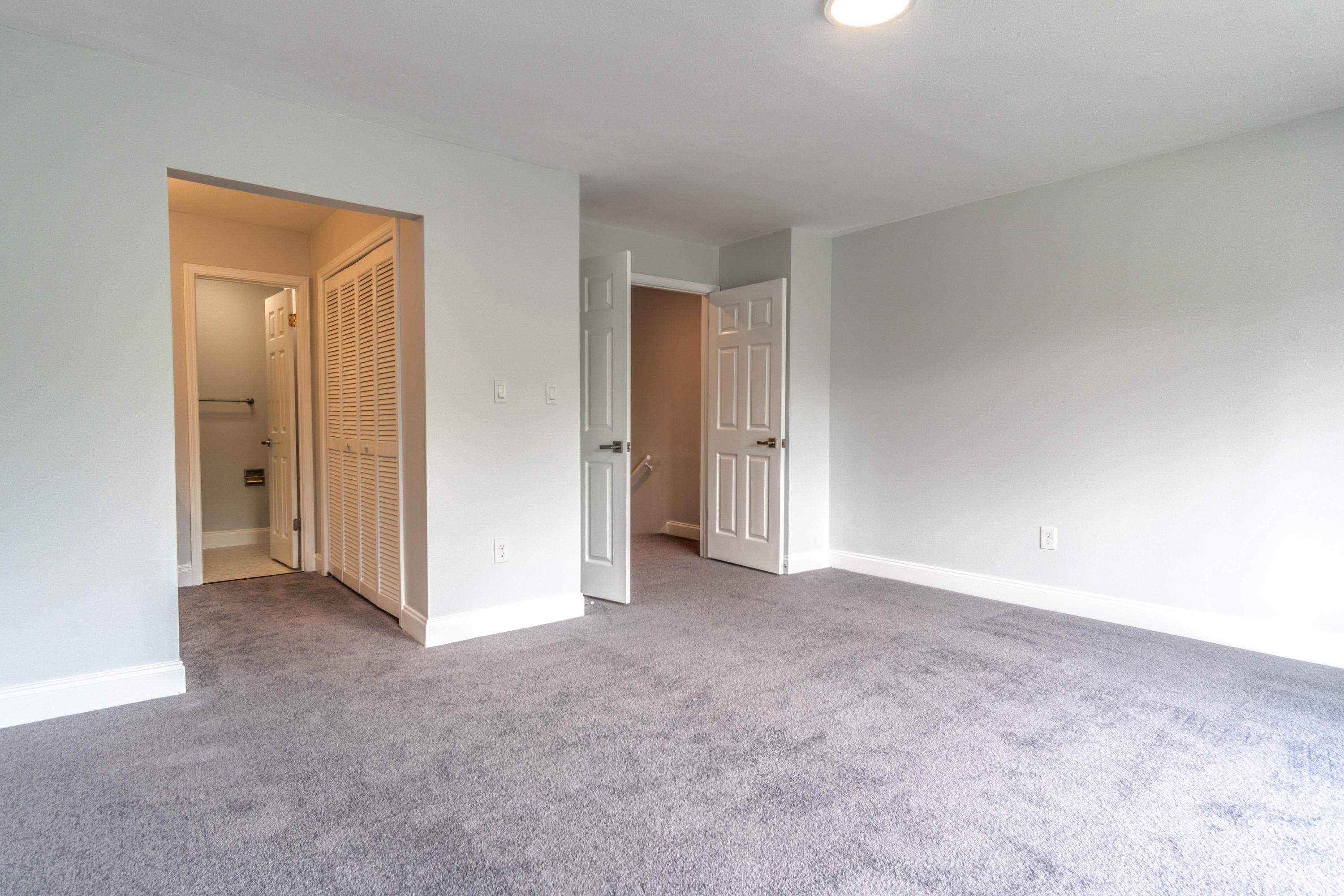 LAKESIDE CONDO AT BLUEWATER BAY - Residential