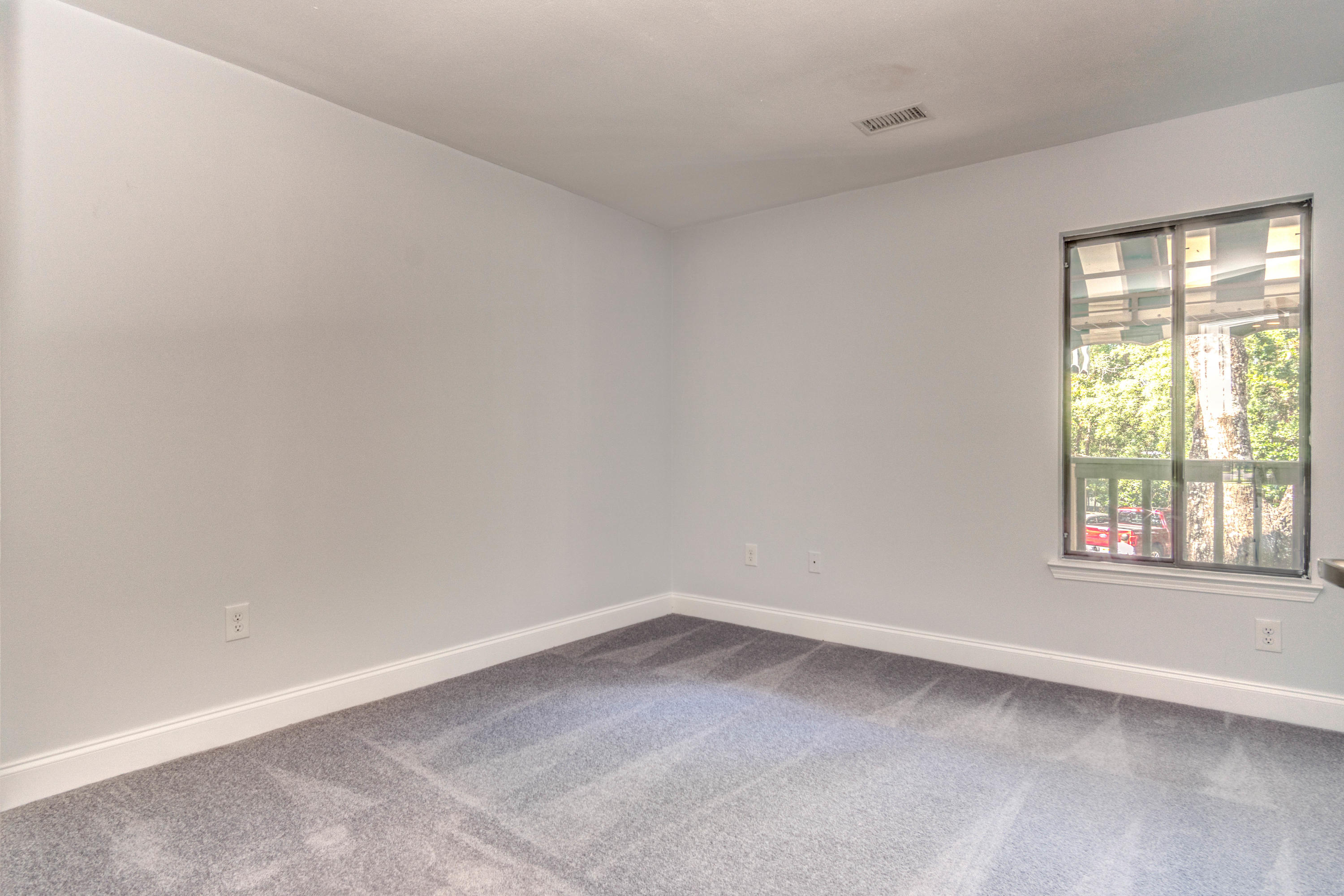 LAKESIDE CONDO AT BLUEWATER BAY - Residential