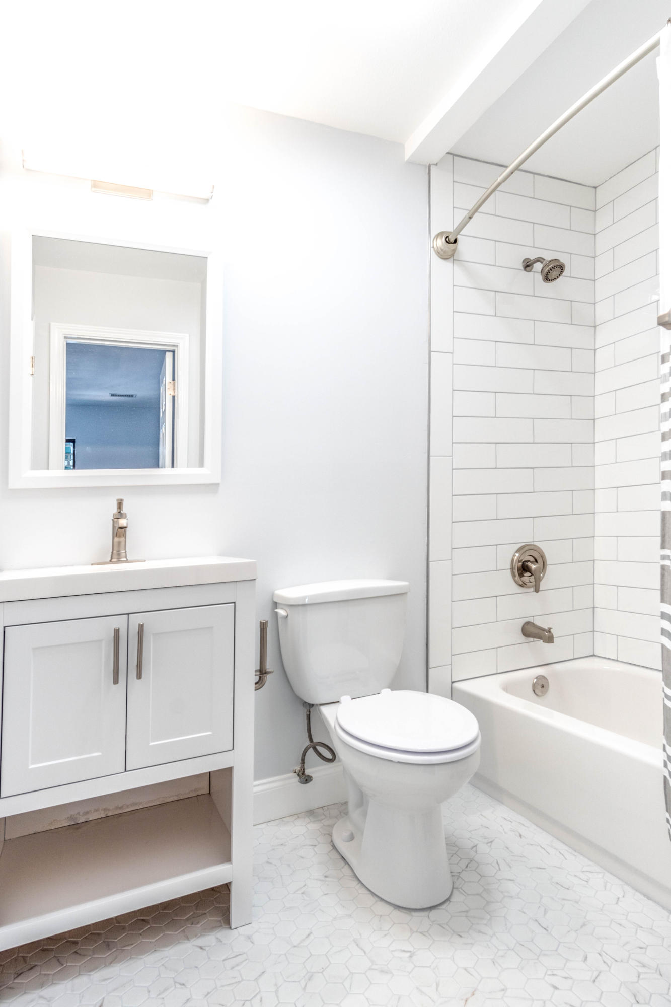 LAKESIDE CONDO AT BLUEWATER BAY - Residential