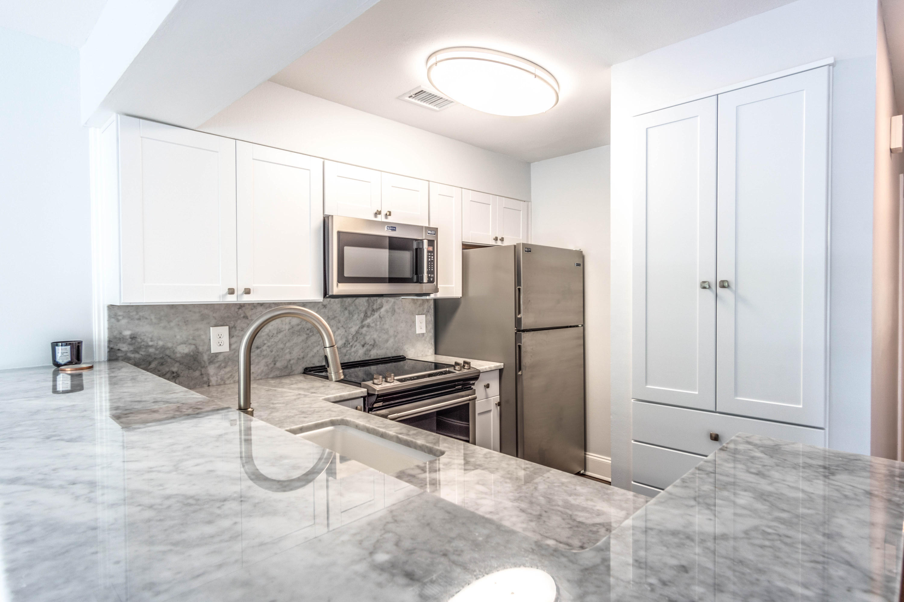 LAKESIDE CONDO AT BLUEWATER BAY - Residential