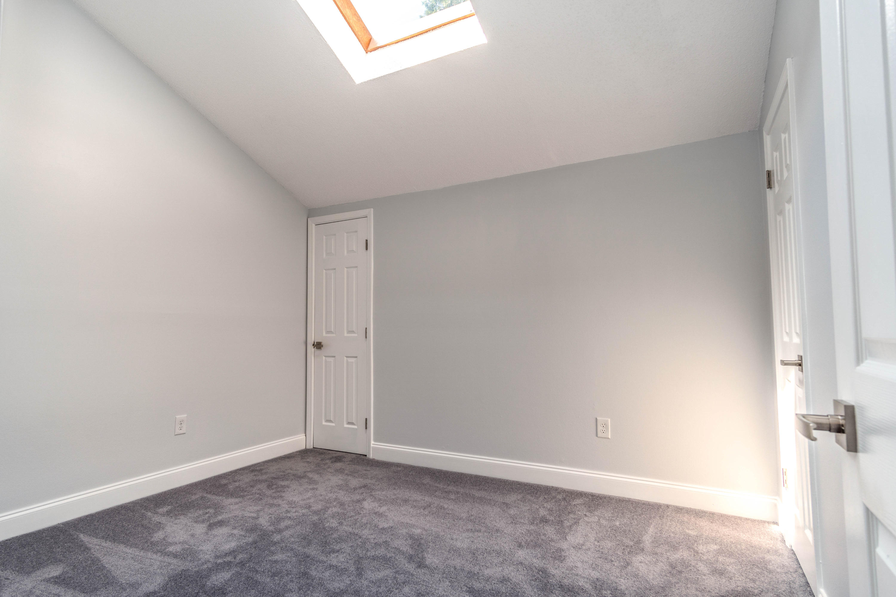 LAKESIDE CONDO AT BLUEWATER BAY - Residential