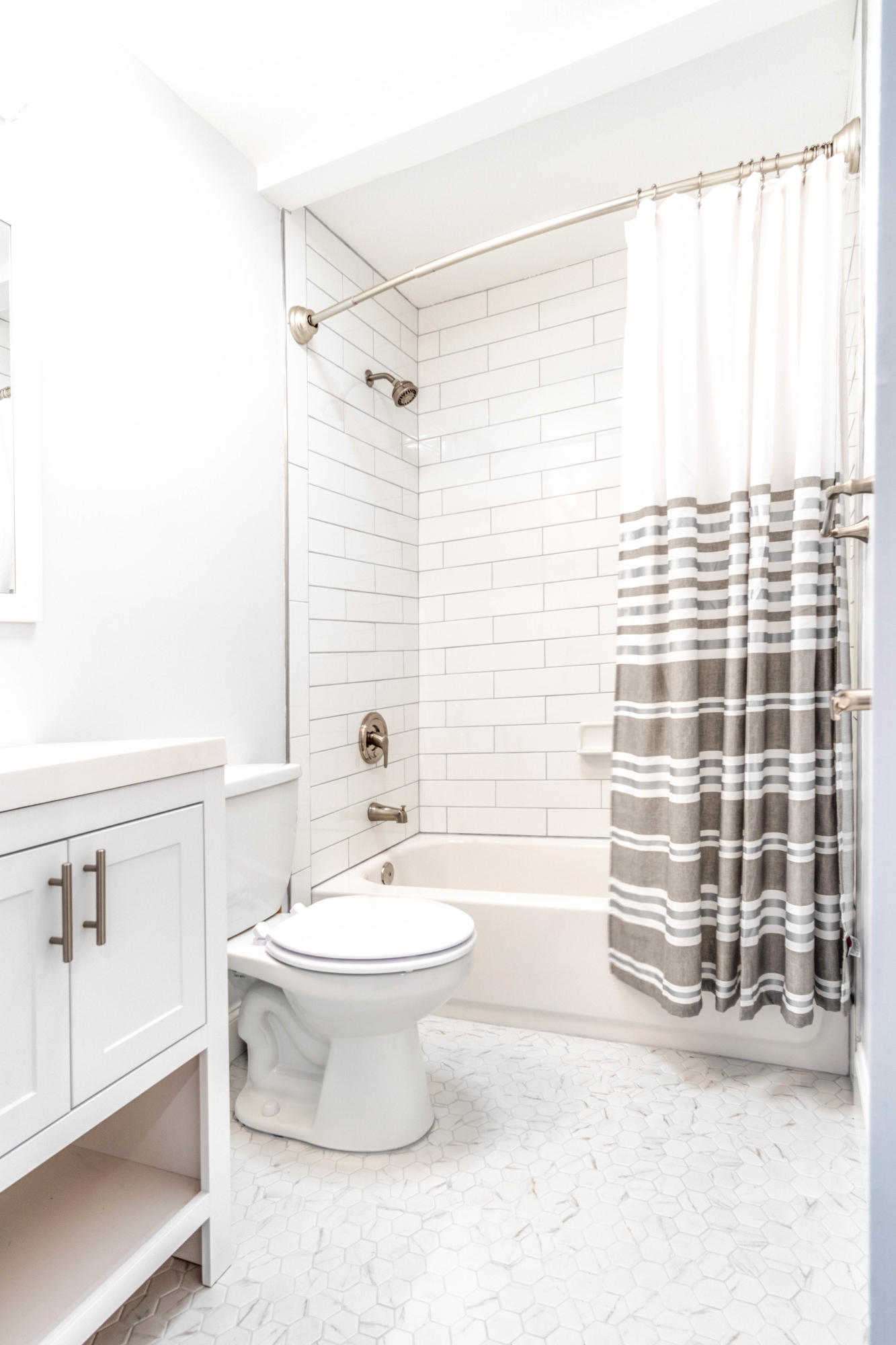 LAKESIDE CONDO AT BLUEWATER BAY - Residential