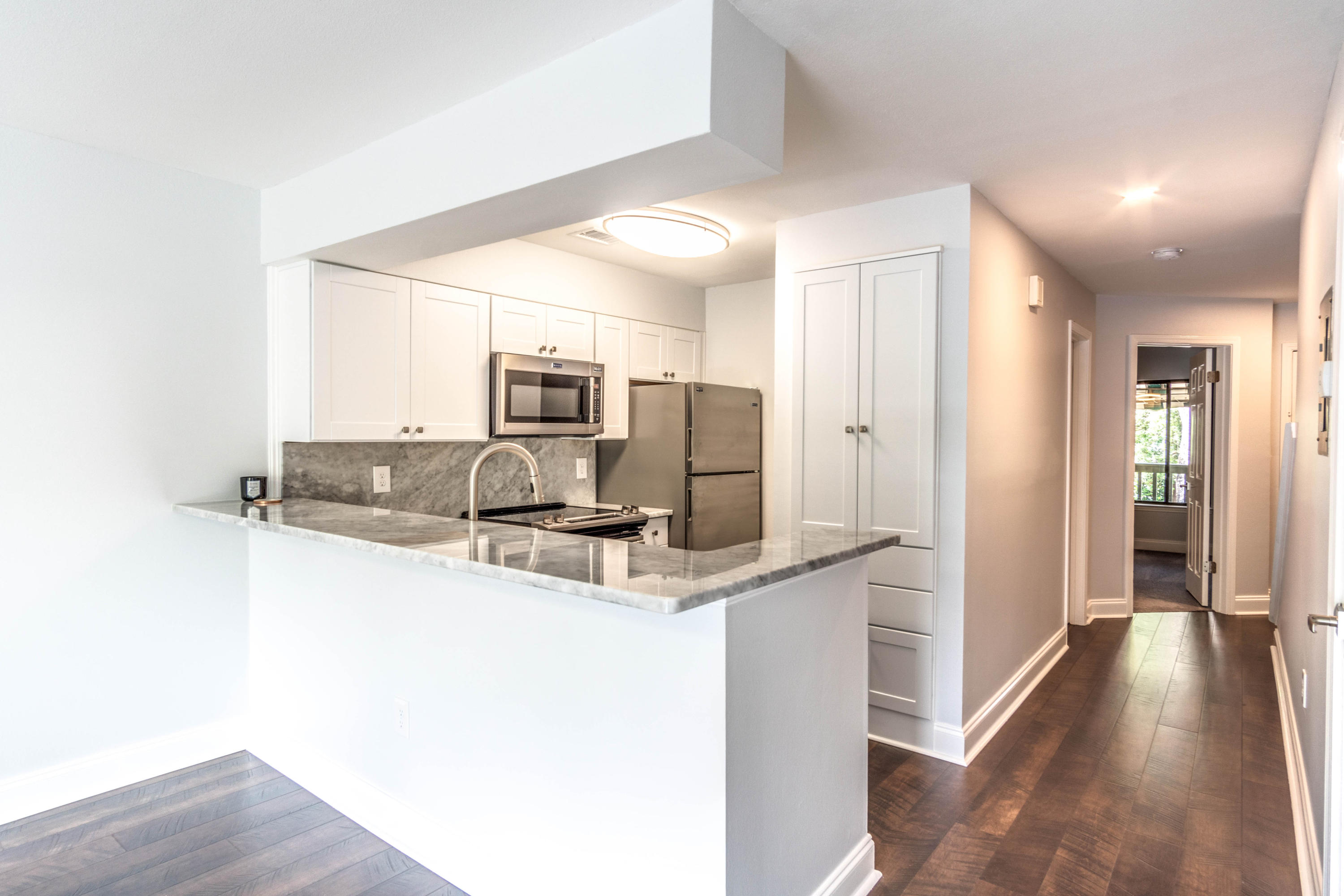 LAKESIDE CONDO AT BLUEWATER BAY - Residential