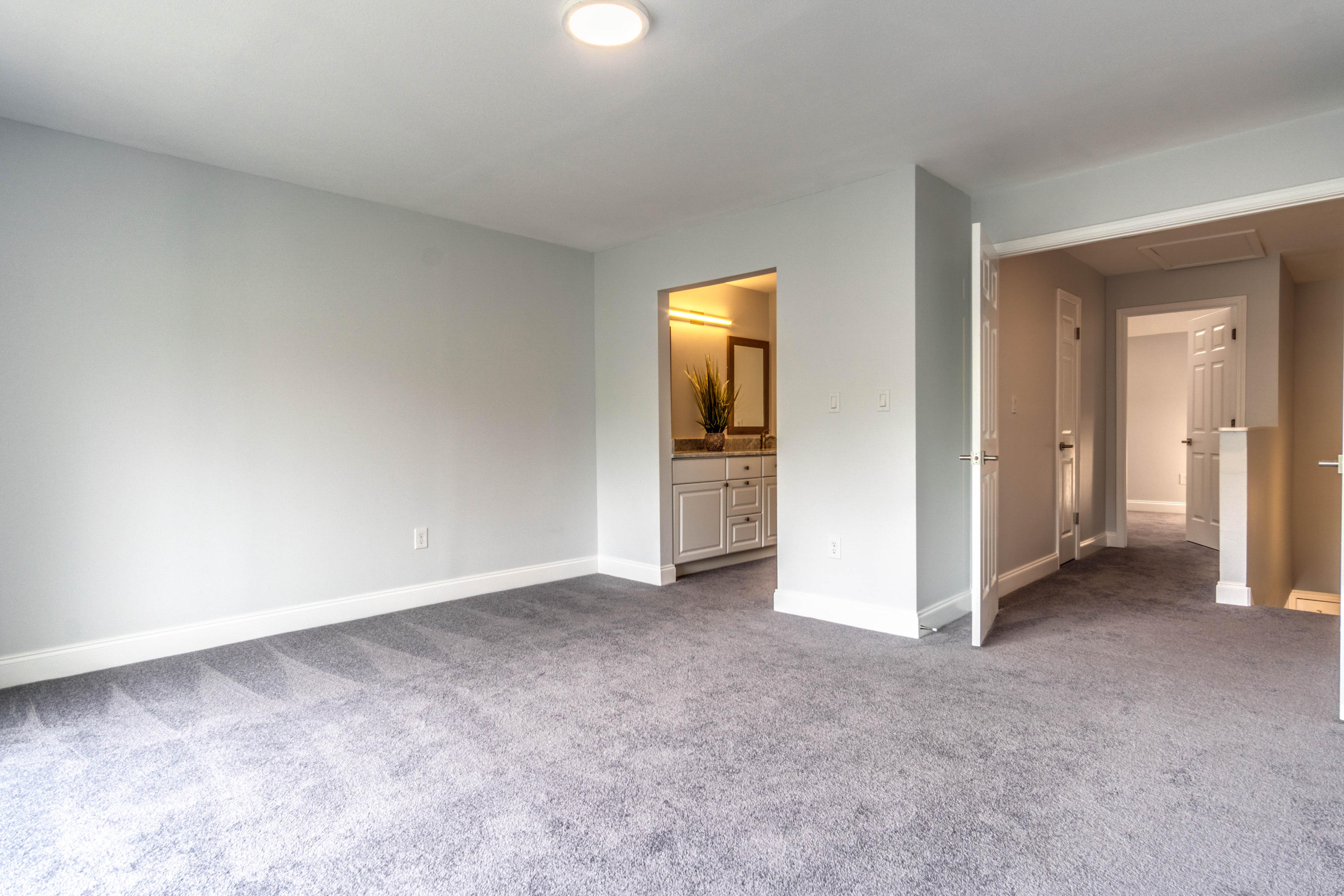 LAKESIDE CONDO AT BLUEWATER BAY - Residential