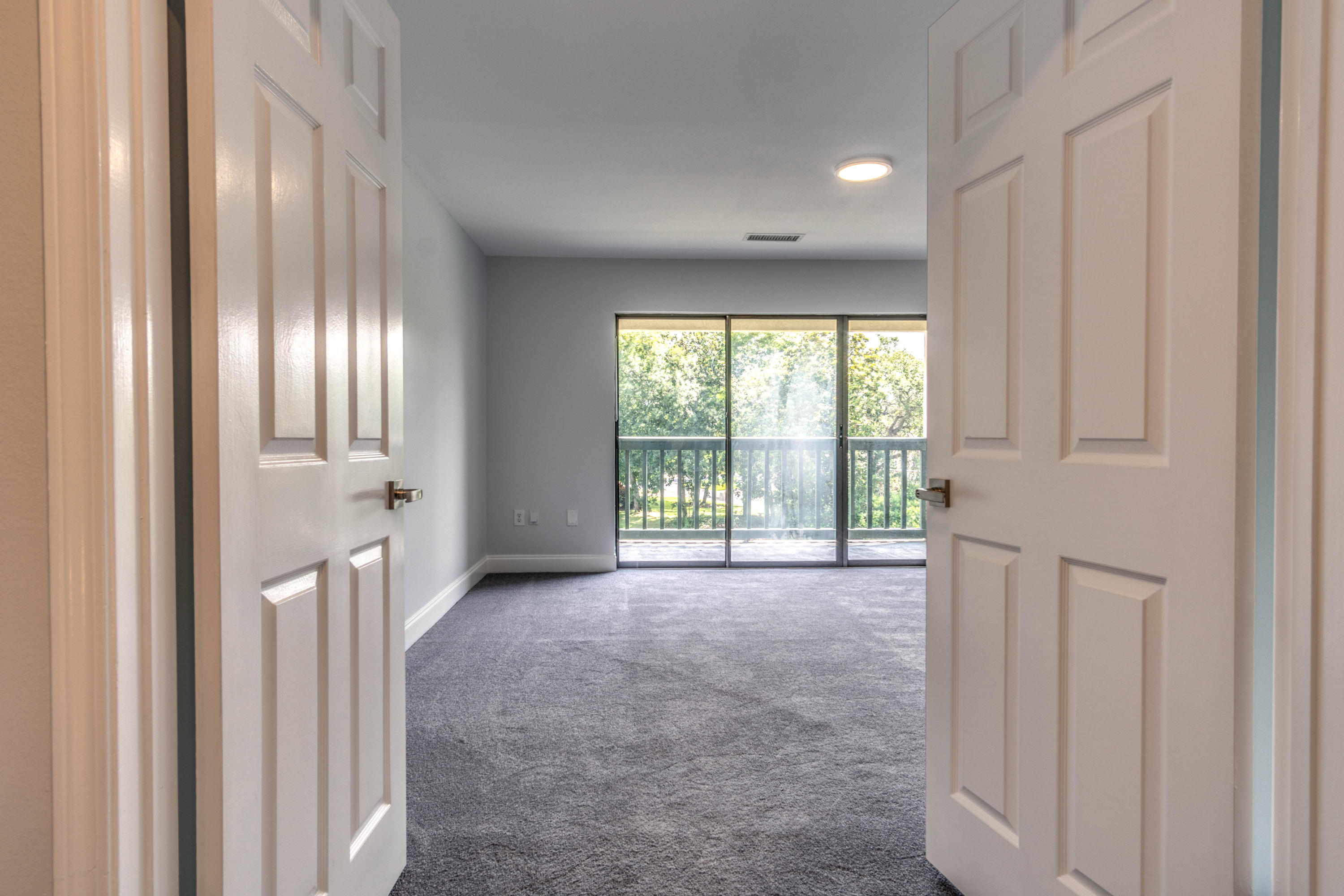 LAKESIDE CONDO AT BLUEWATER BAY - Residential