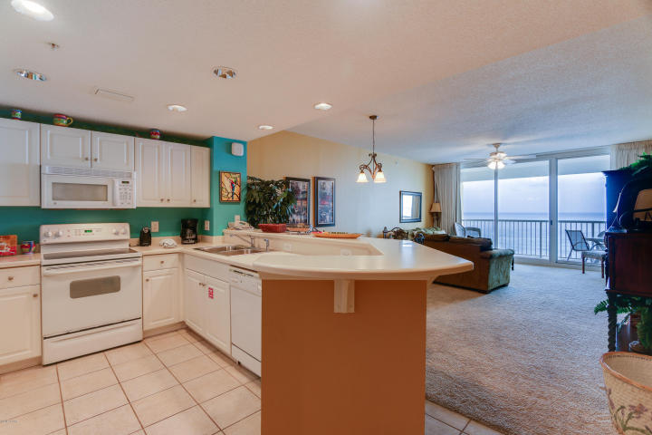 MAJESTIC BEACH TOWERS II - Residential