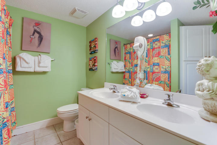 MAJESTIC BEACH TOWERS II - Residential