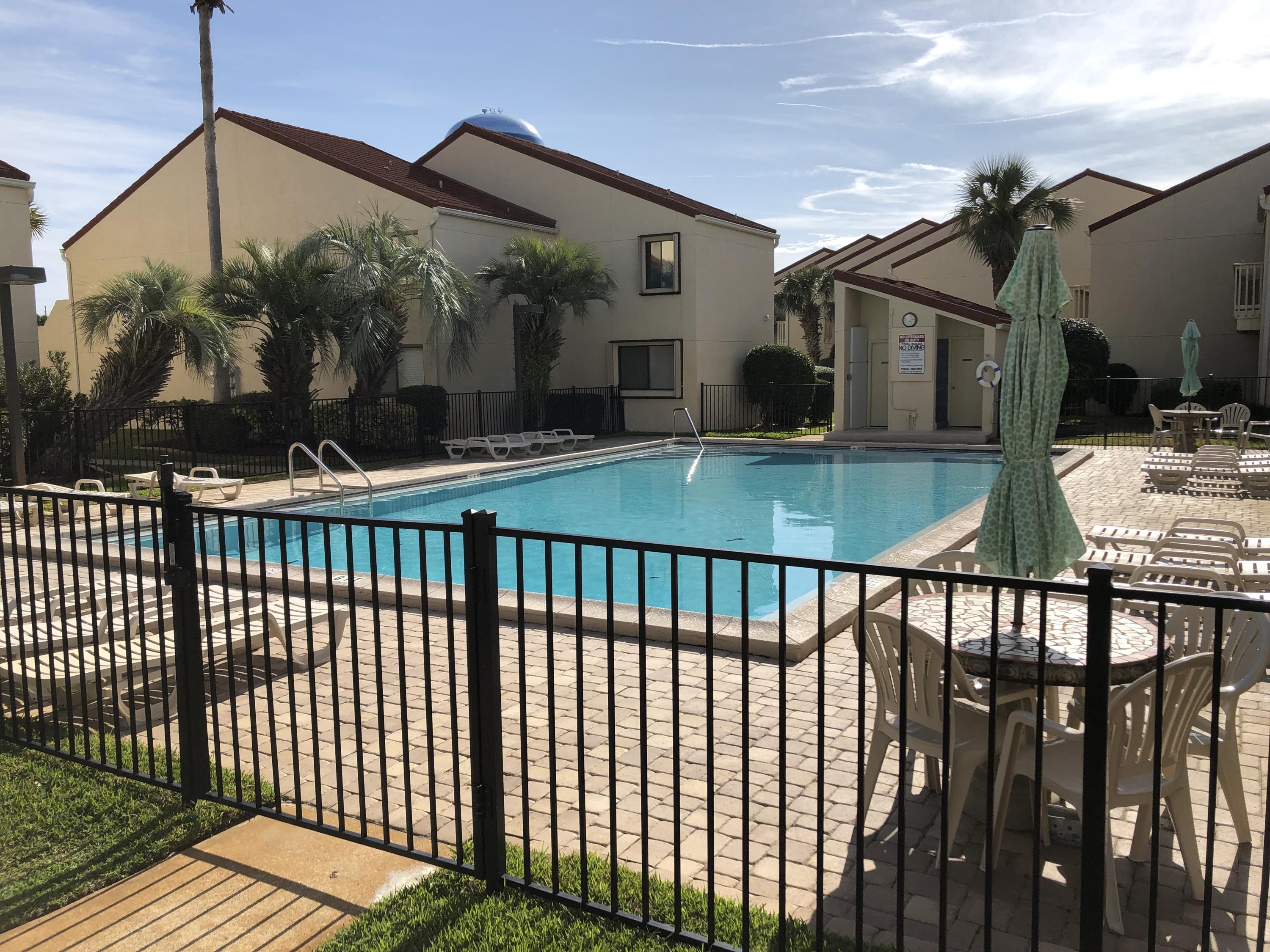 CLIPPER COVE T/H - Residential