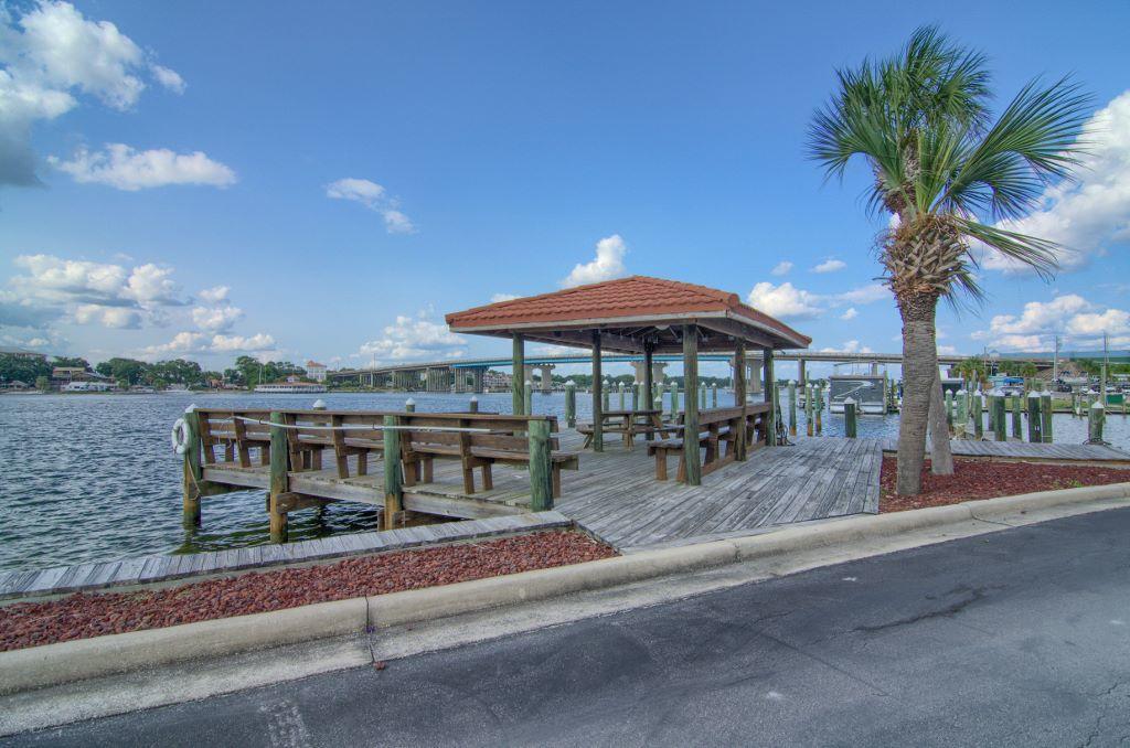 CLIPPER COVE T/H - Residential