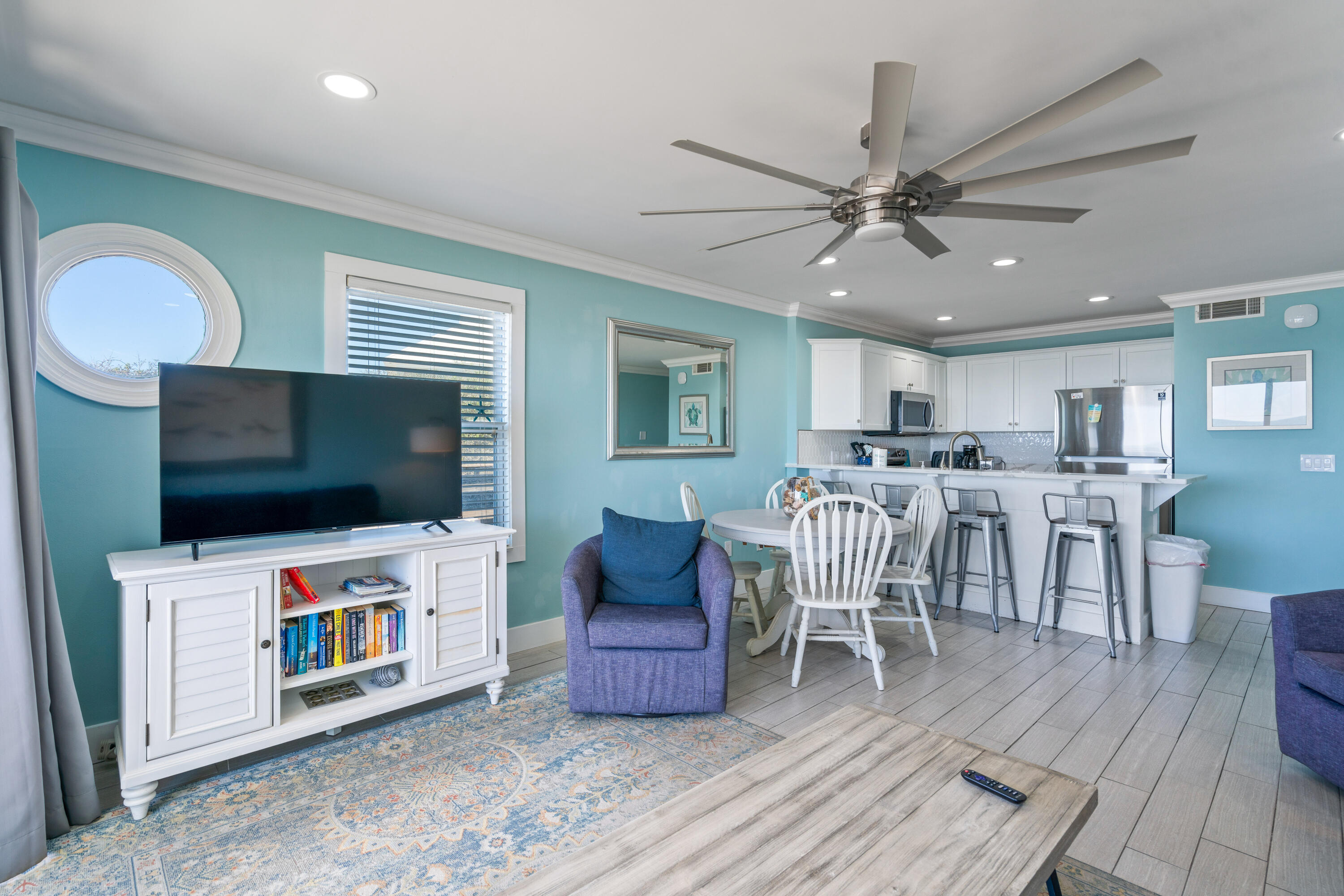 MISTRAL CONDO - Residential