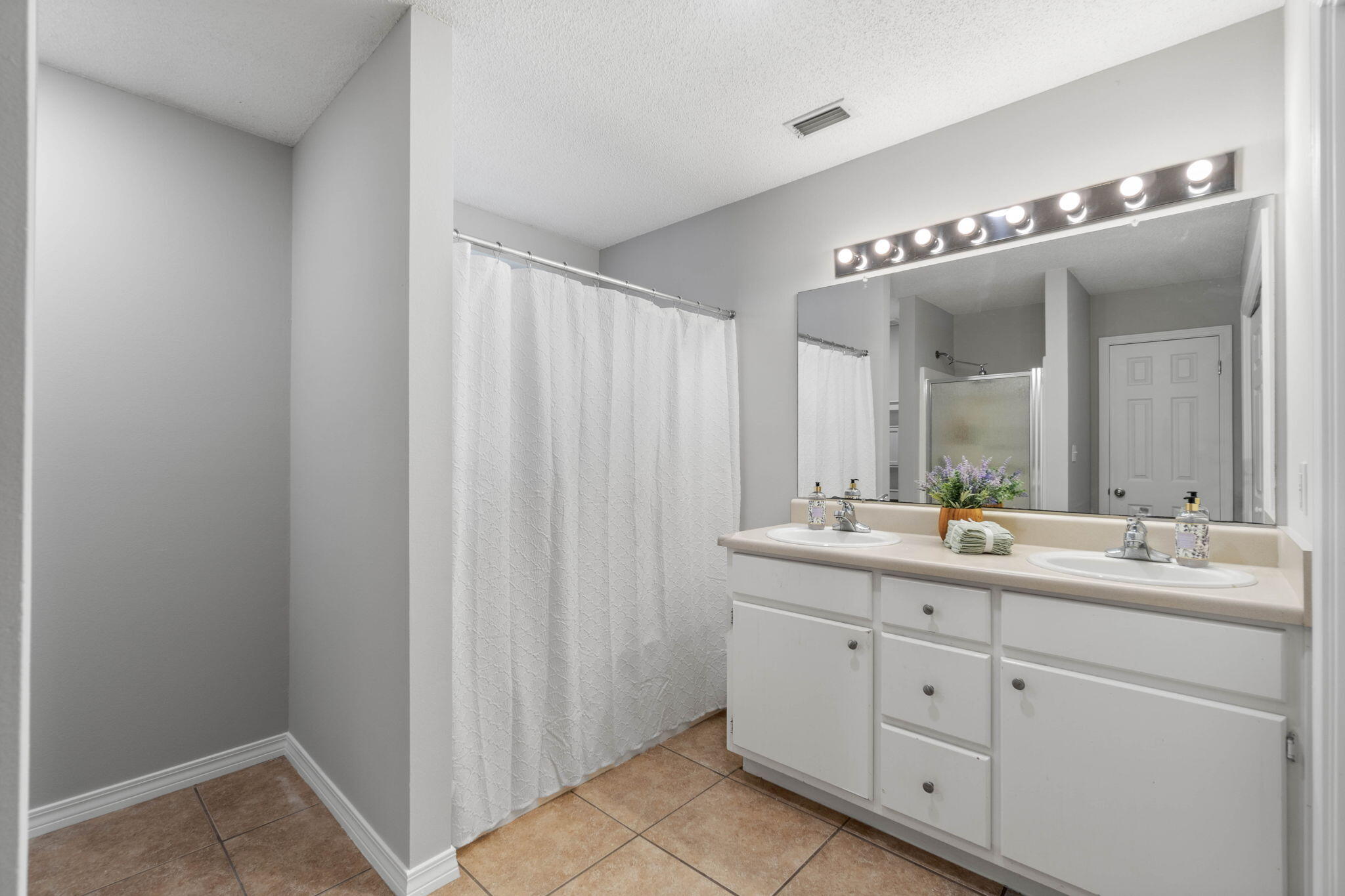 SOUTHERN OAKS PLANTATION - Residential