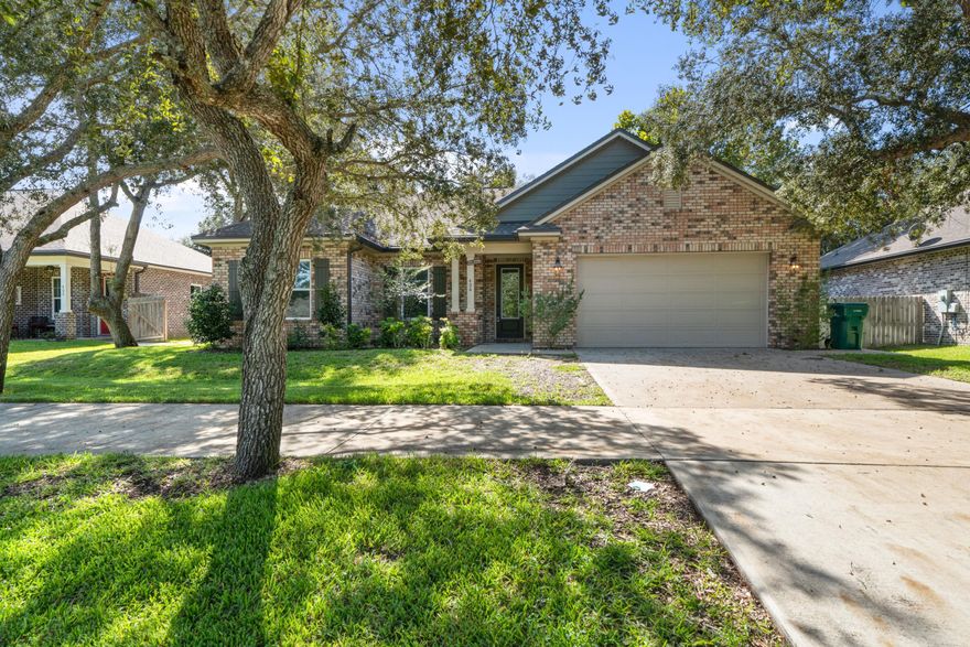 $500 off first full months rent if moved in by 11/30/19! This lovely vast 3 bedroom, 2 bathroom home offers a 2 car garage, private office and is located in the heart of Destin. With recently painted walls and new carpet throughout, you will appreciate all the upgrades with this home. Relax inside with features including a large kitchen with granite counter tops and professional stainless steel appliances, a spacious living room, master bedroom with addition sitting area. The master private bathroom includes a walk-in closet, garden tub with separate shower and a double vanity. Also two generous guest bedrooms, with an additional full bathroom and isolated laundry room that has washer and dryer hook ups. Outside you'll enjoy a covered patio overlooking the large fenced back yard lushly