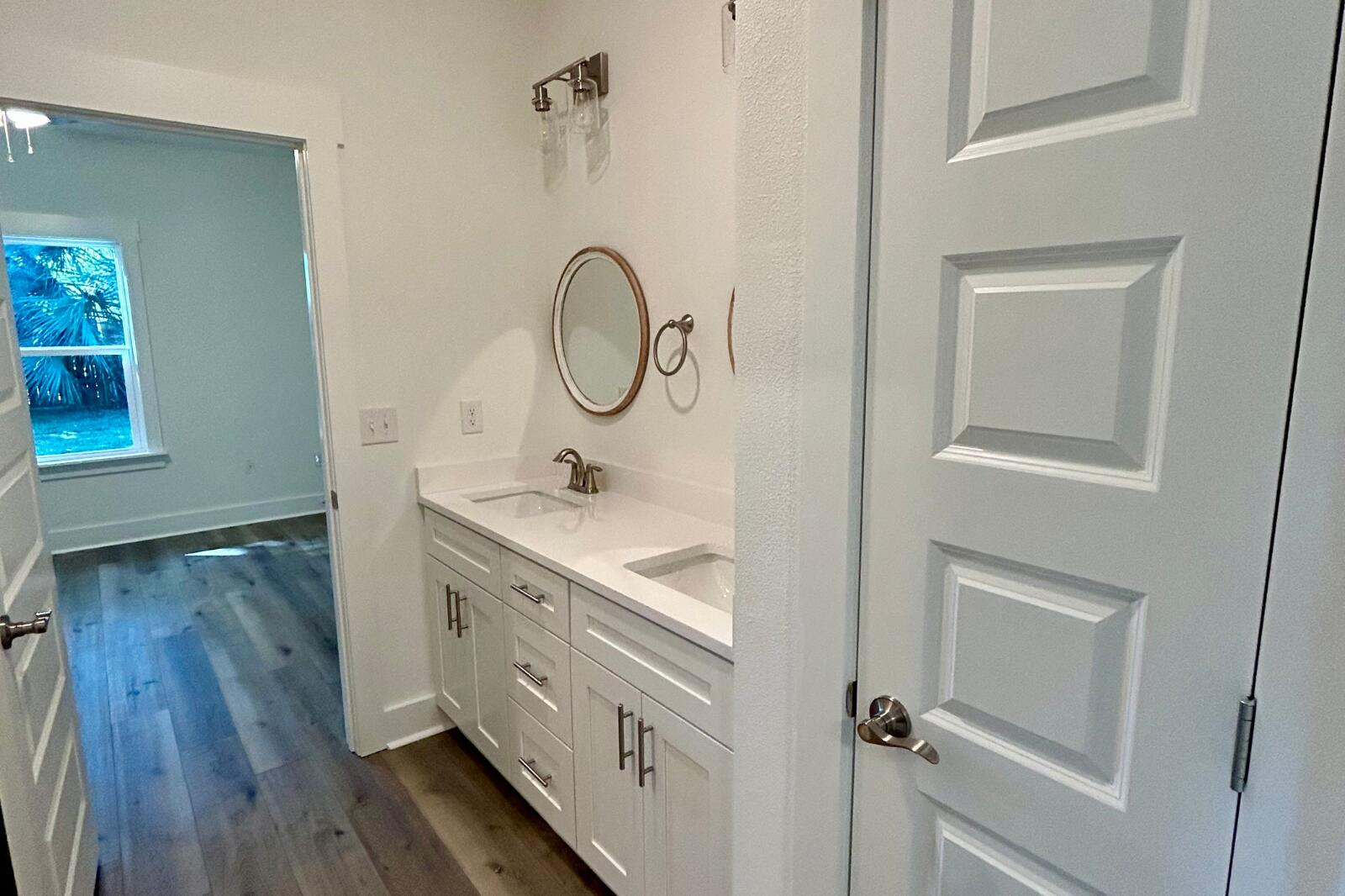 ELLIOTTS POINT - Residential