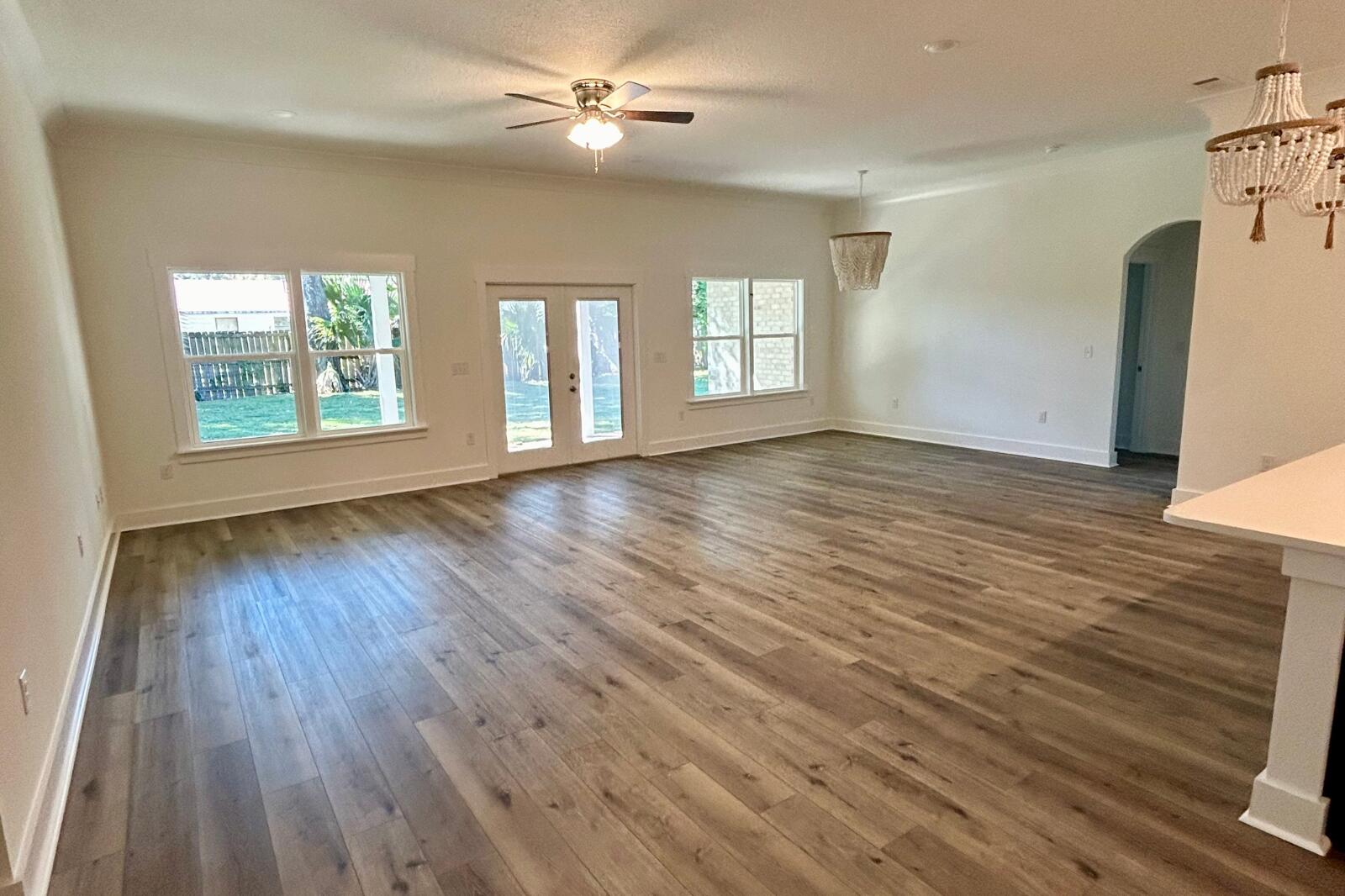 ELLIOTTS POINT - Residential