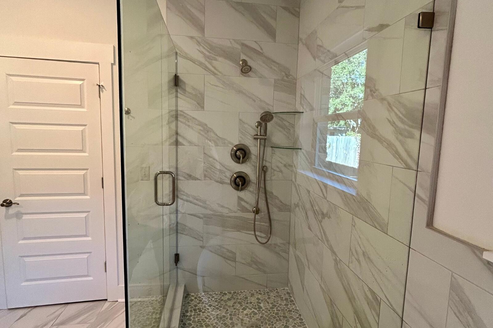 ELLIOTTS POINT - Residential