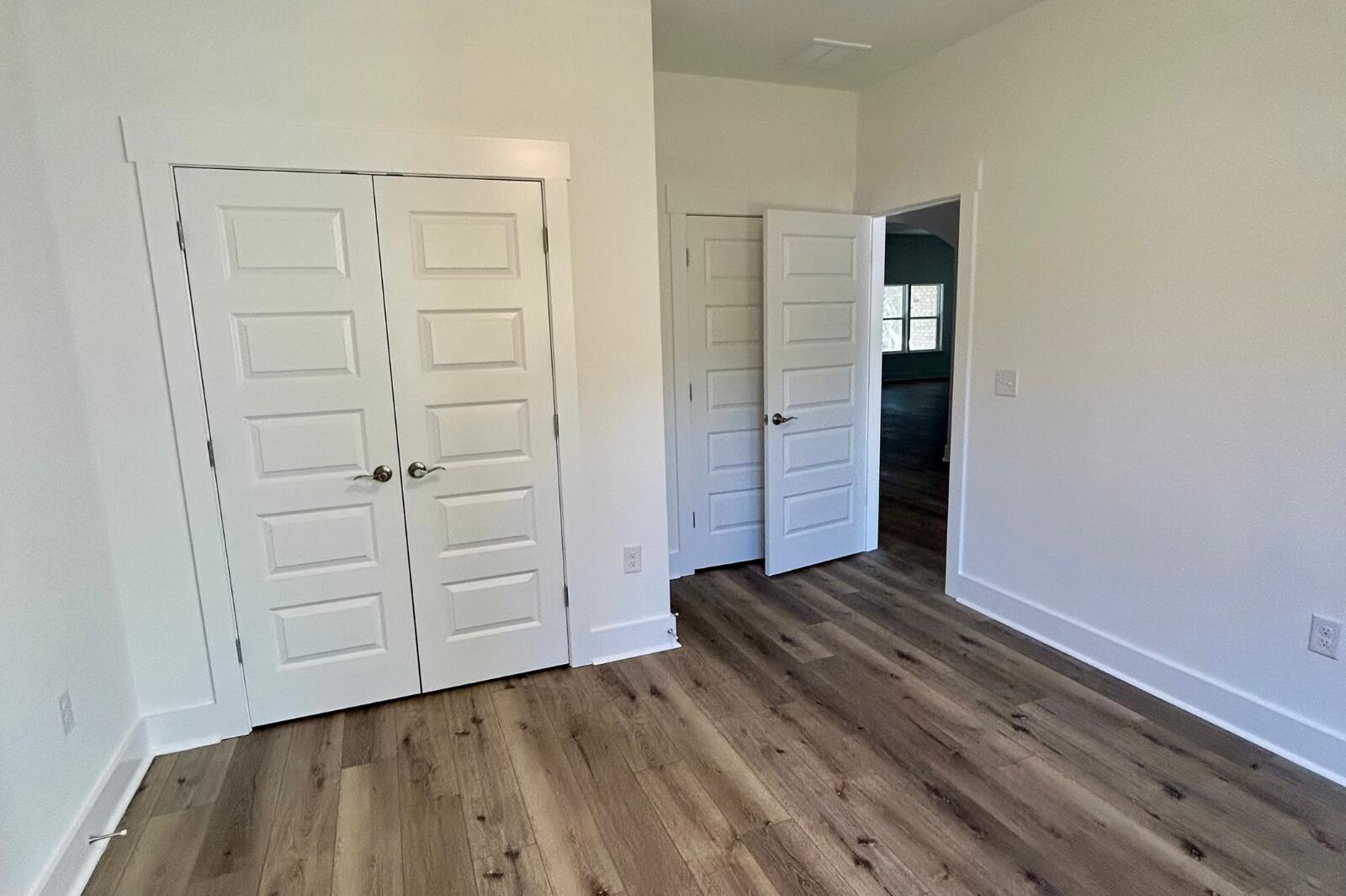 ELLIOTTS POINT - Residential