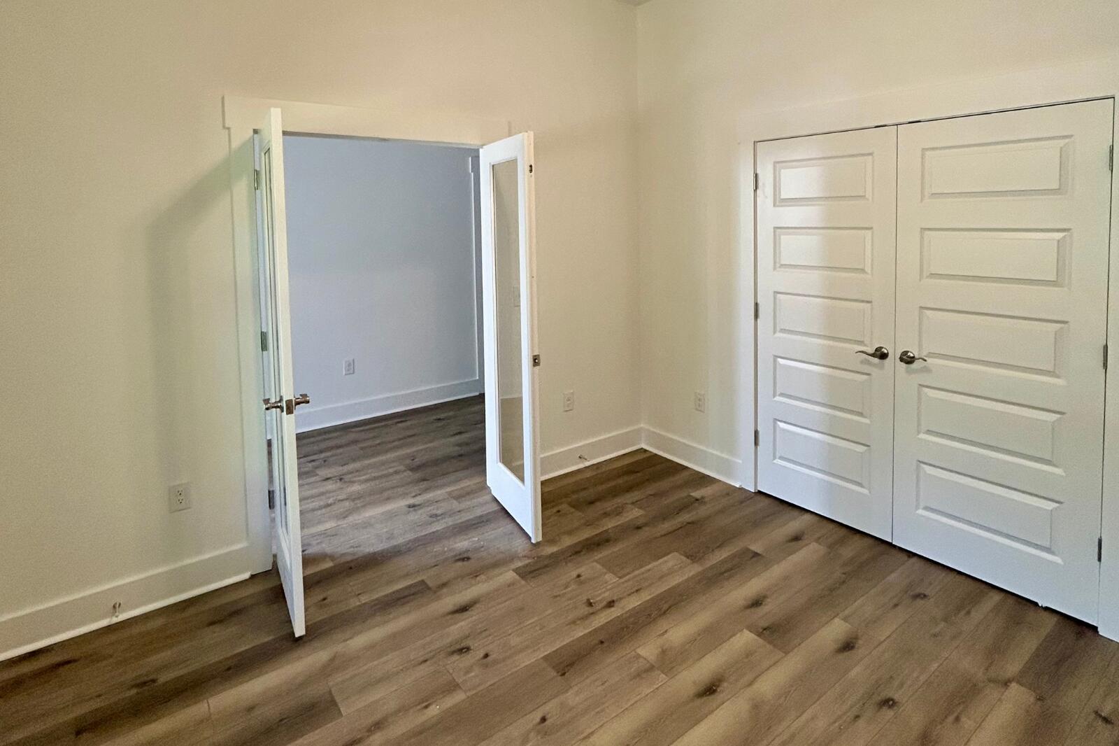 ELLIOTTS POINT - Residential