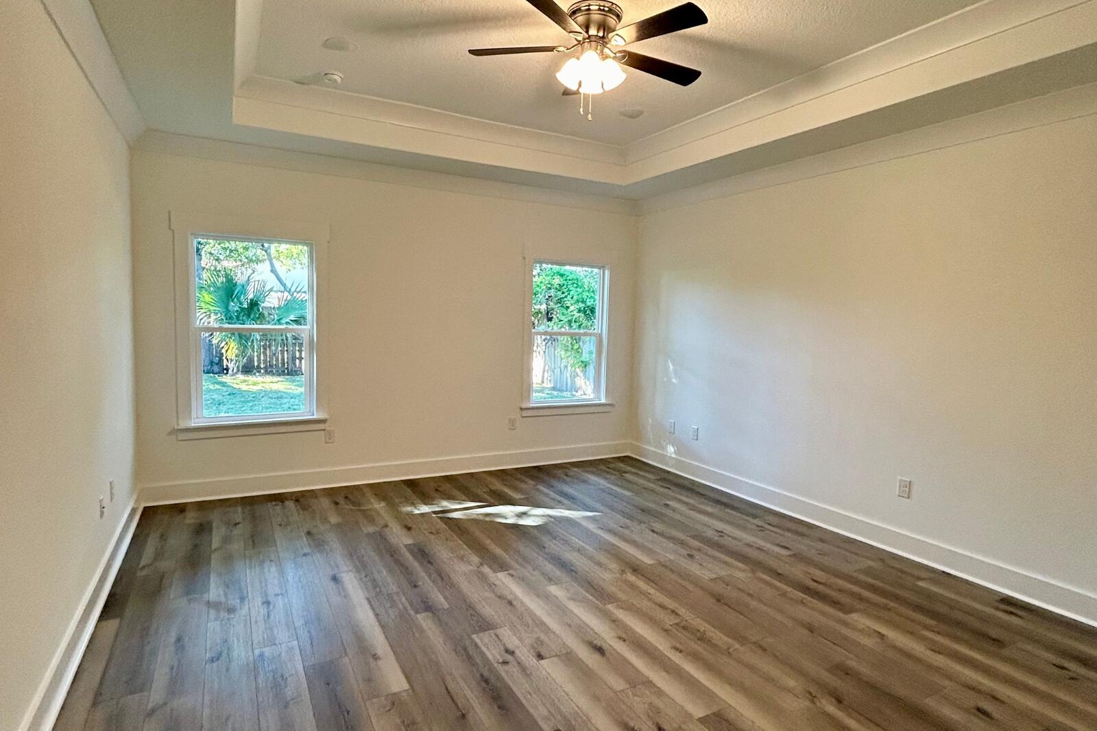 ELLIOTTS POINT - Residential