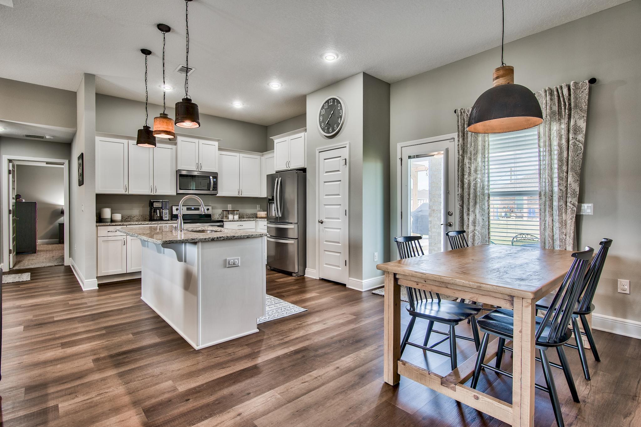 SANTA ROSA SHORES - Residential